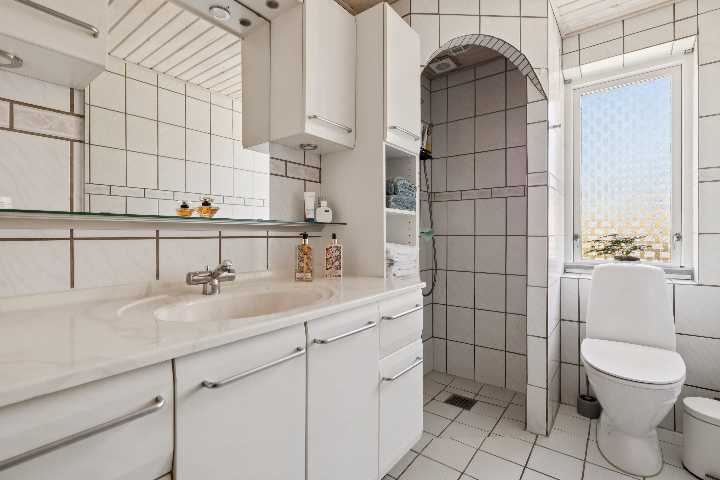 Fremhævet badeværelse billede i fuldskærmstilstand. Billede af Mejlbyvej 114, 9610 Nørager