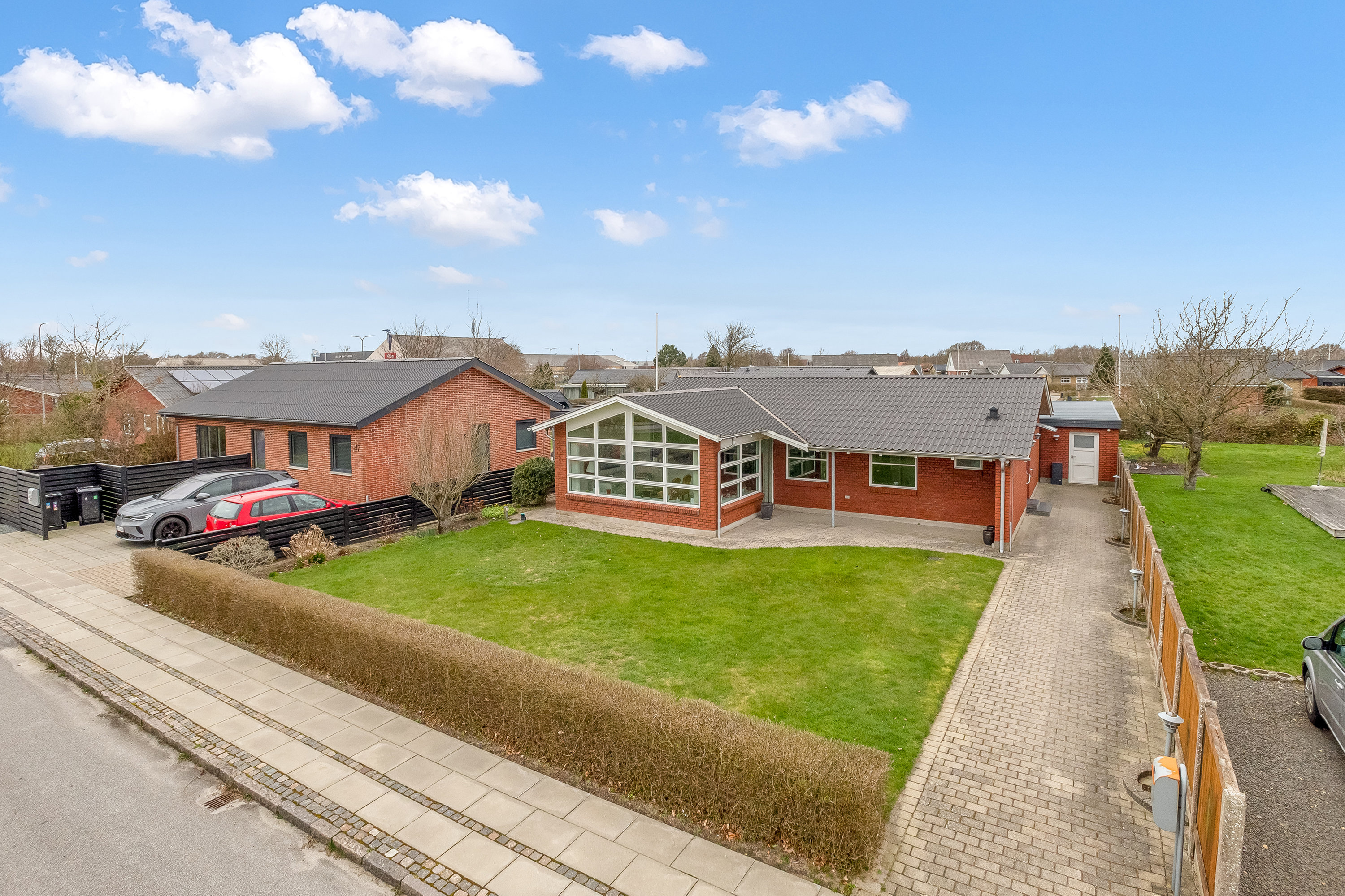 Fremhævet facade billede i fuldskærmstilstand. Billede af Langagervej 51, 6900 Skjern