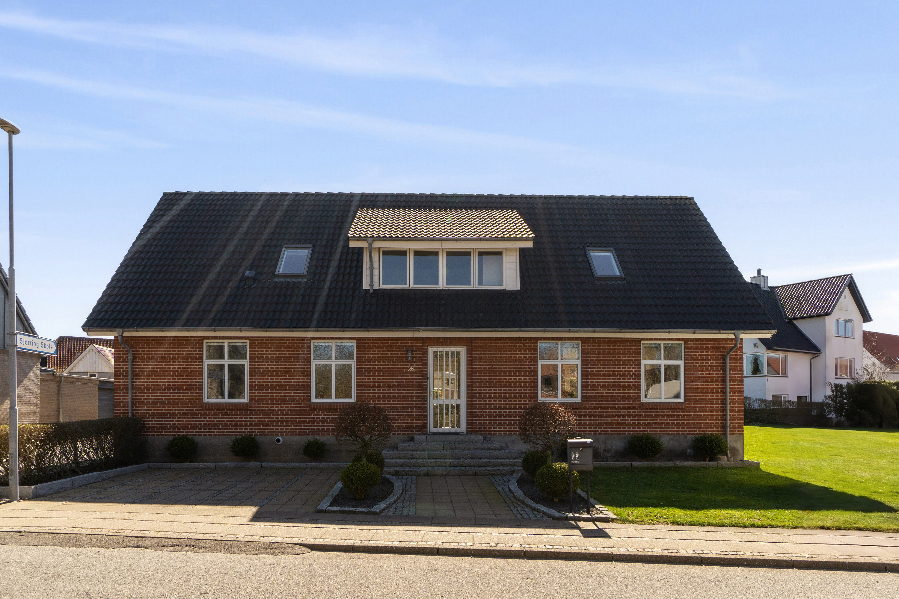 Fremhævet set fra vejen billede i fuldskærmstilstand. Billede af Gl. Sjørringvej 26, Sjørring, 7700 Thisted