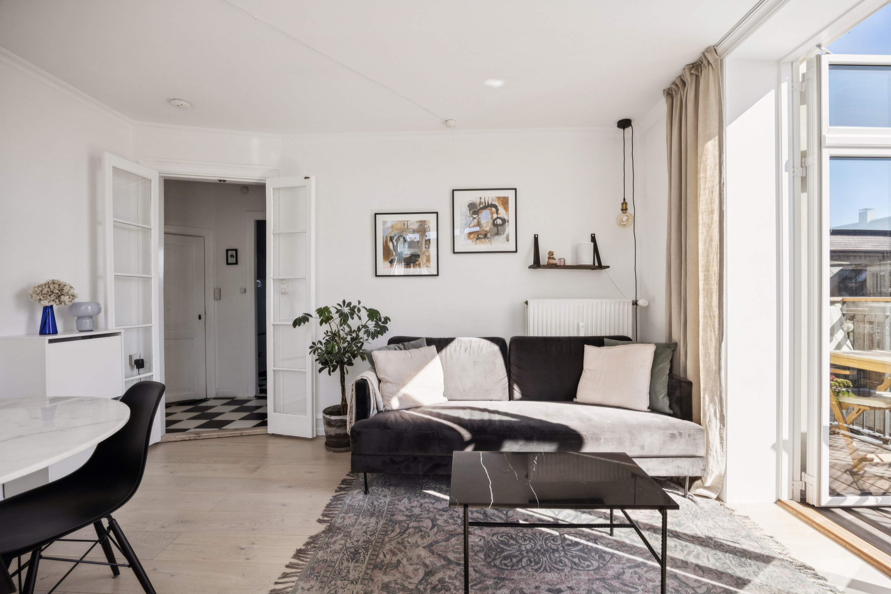 Fremhævet stue billede i fuldskærmstilstand. Billede af Adilsvej 13, 4. th., 2000 Frederiksberg