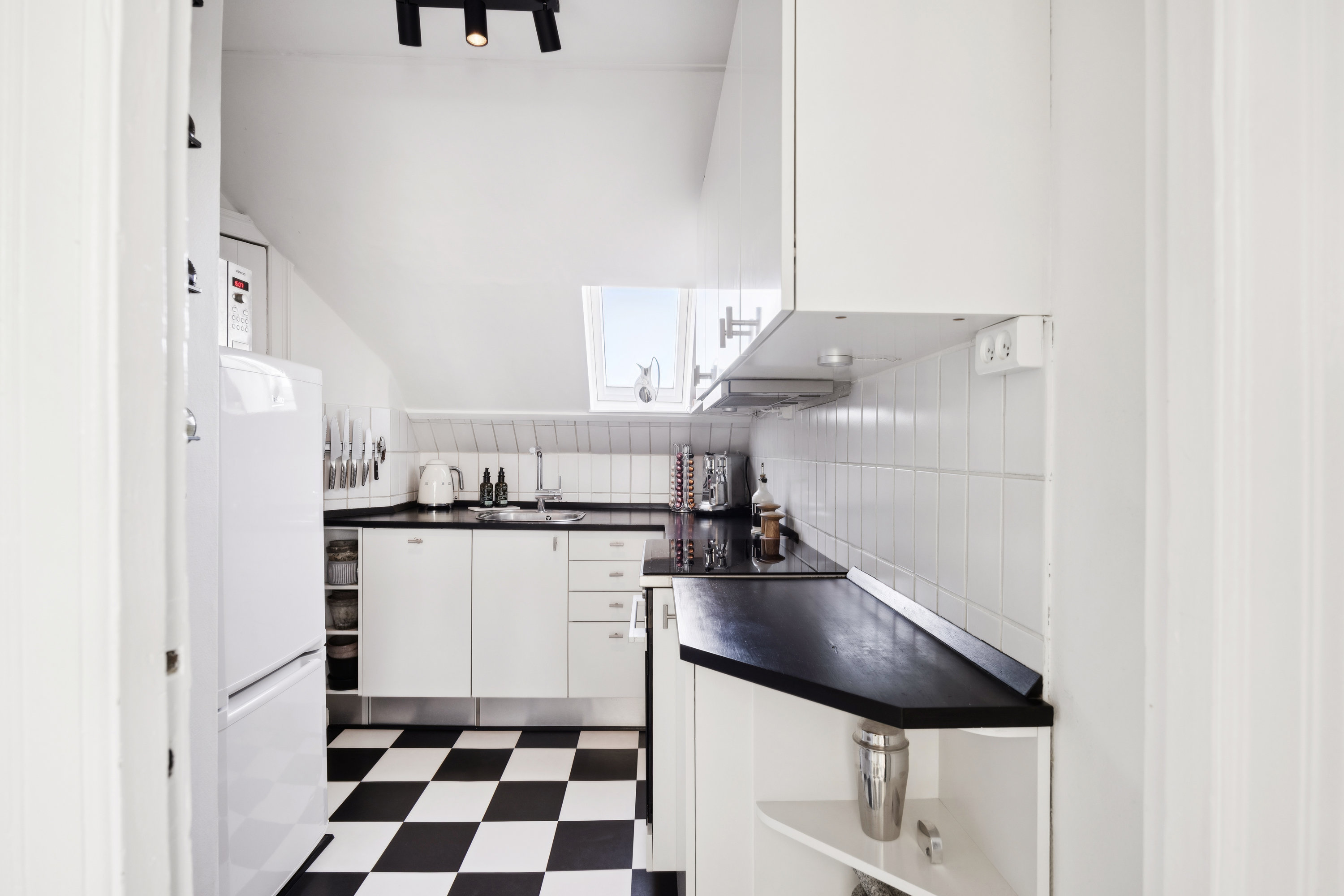 Fremhævet køkken billede i fuldskærmstilstand. Billede af Adilsvej 13, 4. th., 2000 Frederiksberg