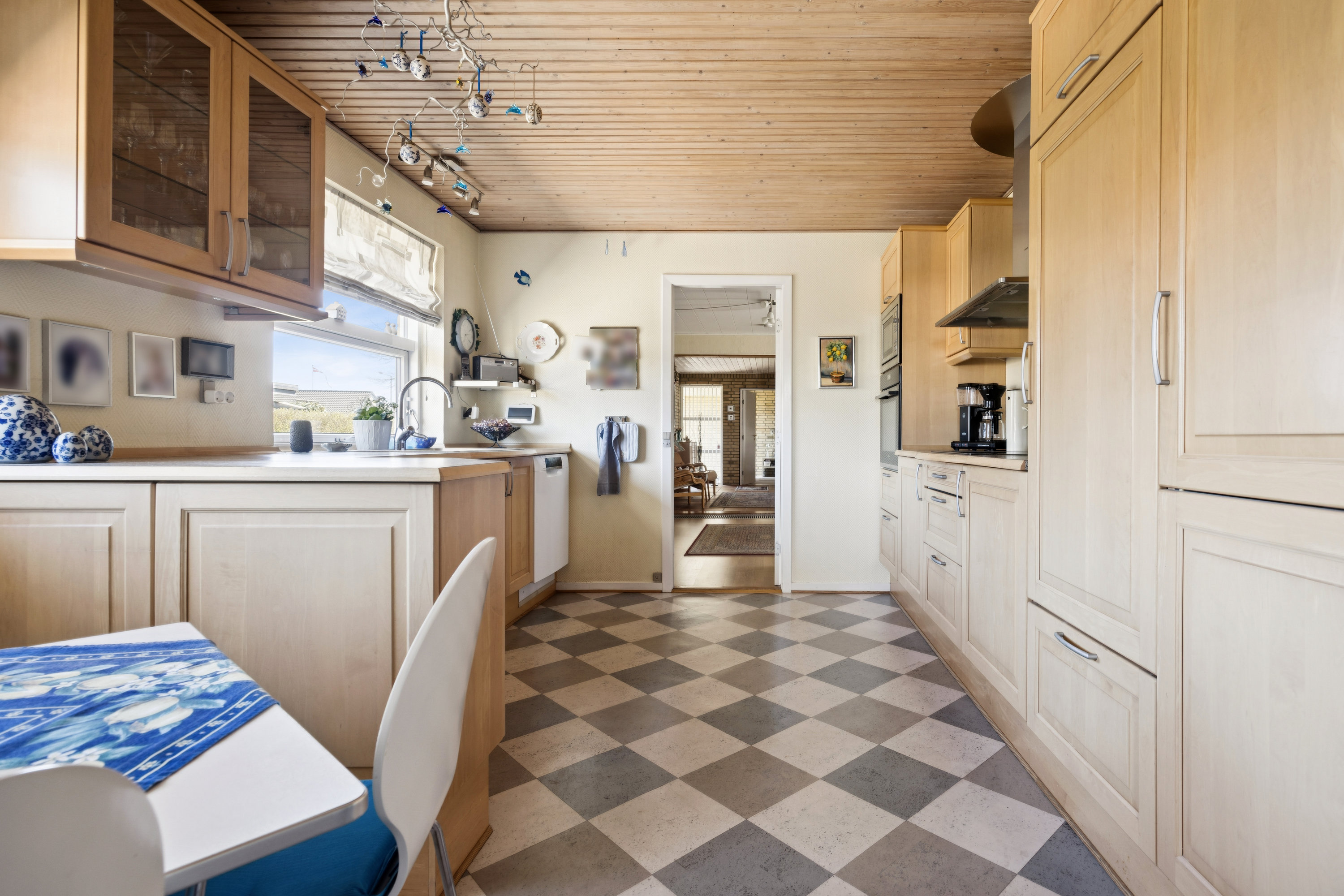 Fremhævet køkken billede i fuldskærmstilstand. Billede af Østervang 3, 9362 Gandrup