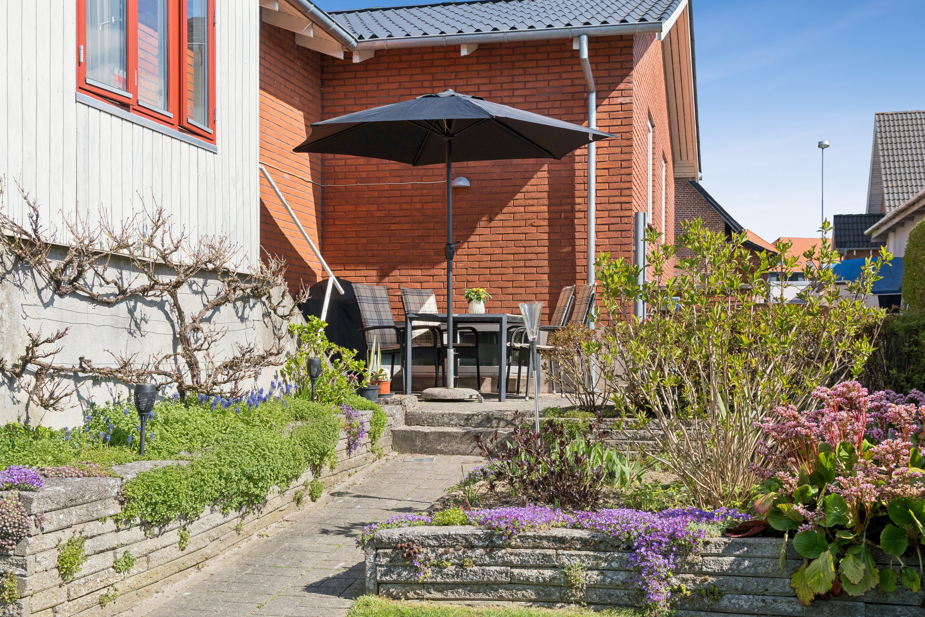 Fremhævet udendørs billede i fuldskærmstilstand. Billede af Skyttevej 17, 5700 Svendborg