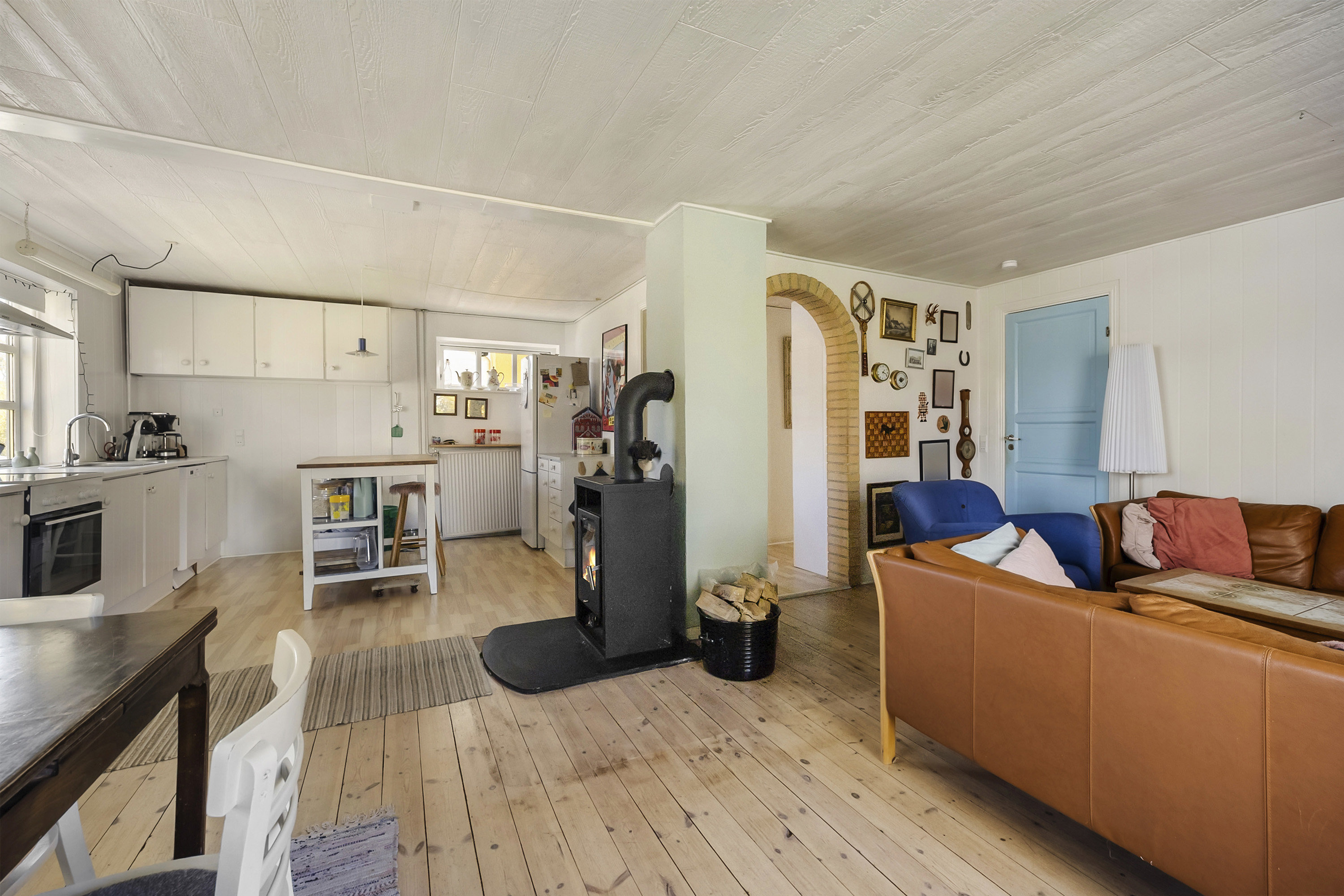 Fremhævet stue billede i fuldskærmstilstand. Billede af Broholmvej 142, Frølunde Fed, 4220 Korsør