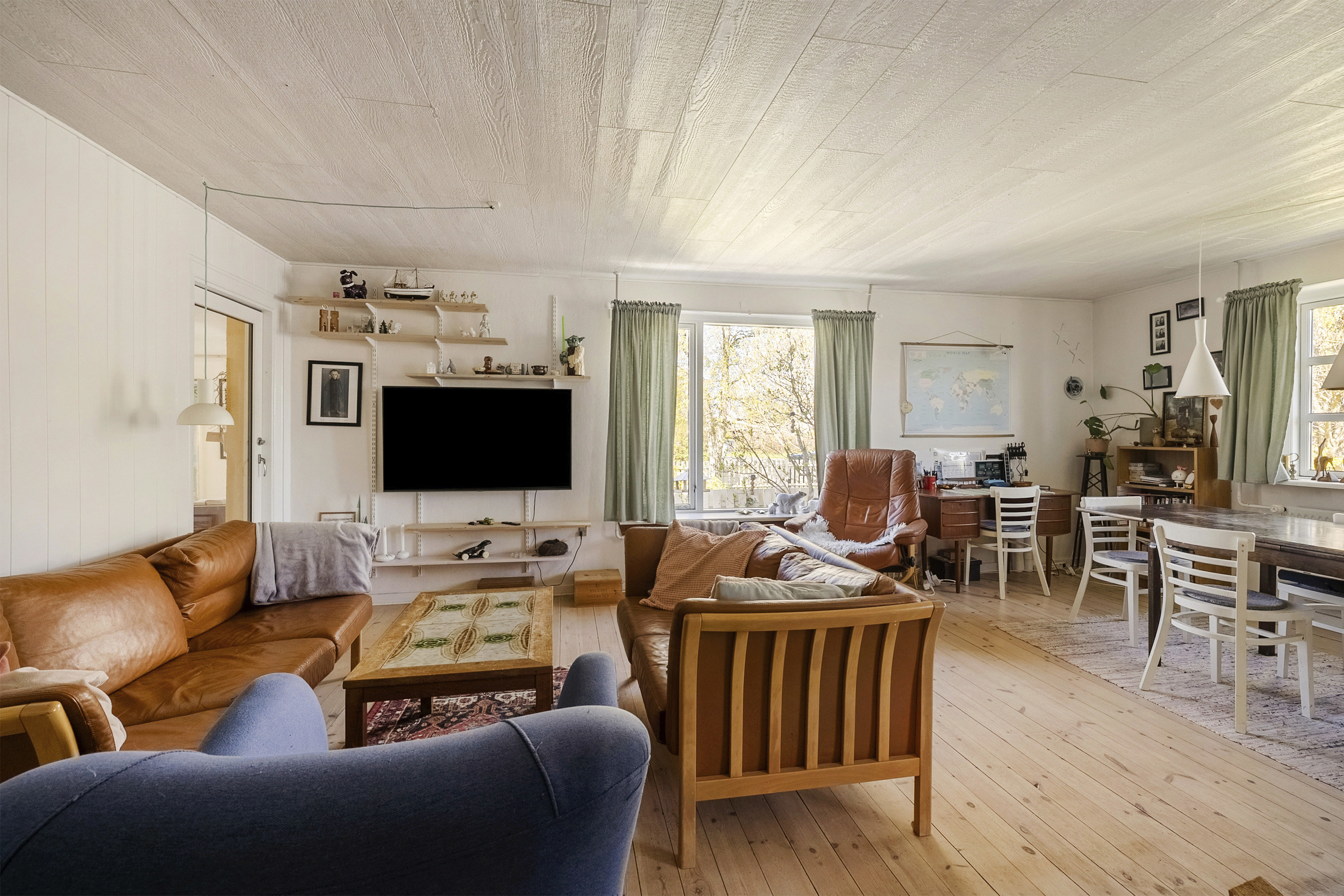 Fremhævet stue billede i fuldskærmstilstand. Billede af Broholmvej 142, Frølunde Fed, 4220 Korsør