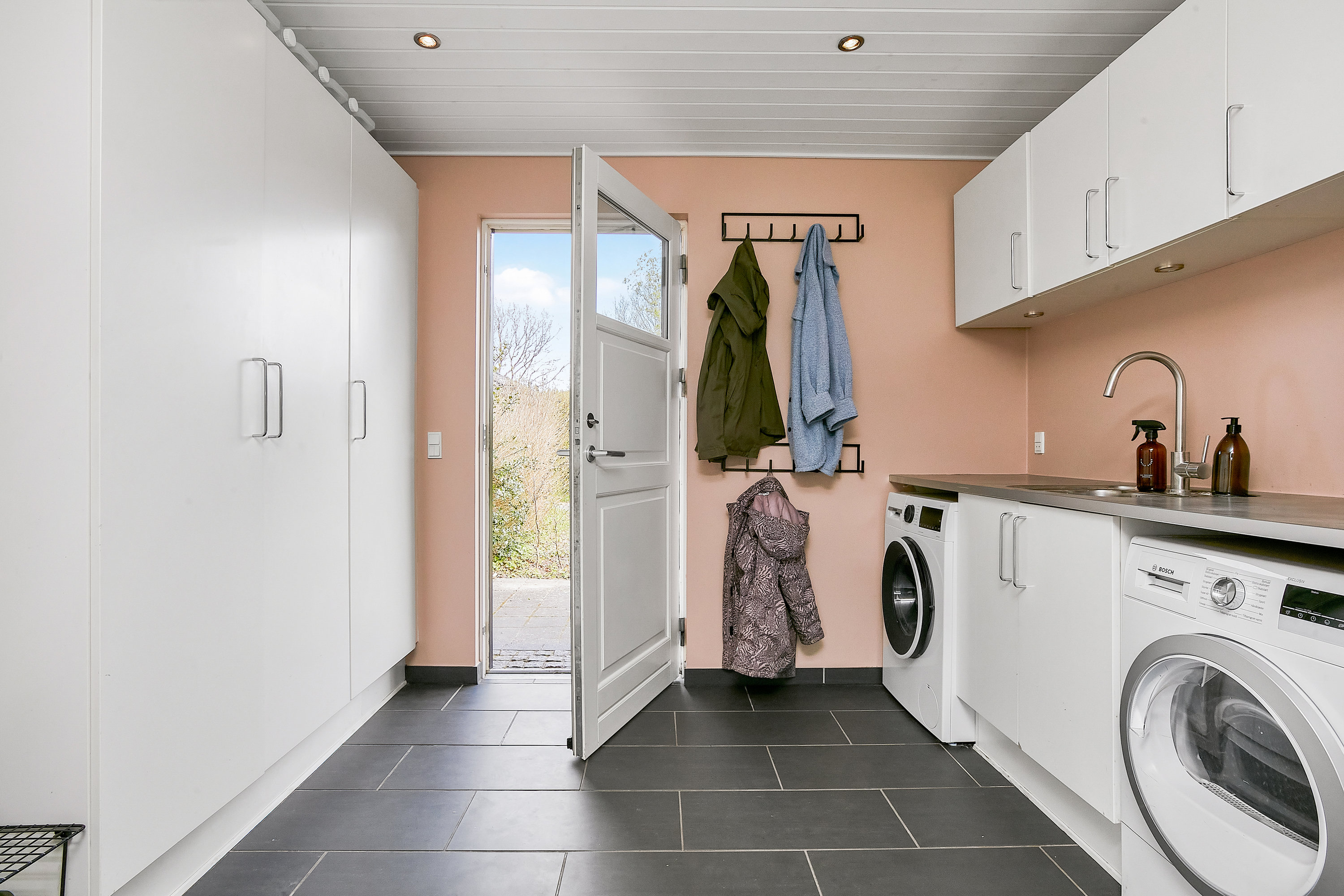 Fremhævet andet billede i fuldskærmstilstand. Billede af Højager 77, 7300 Jelling