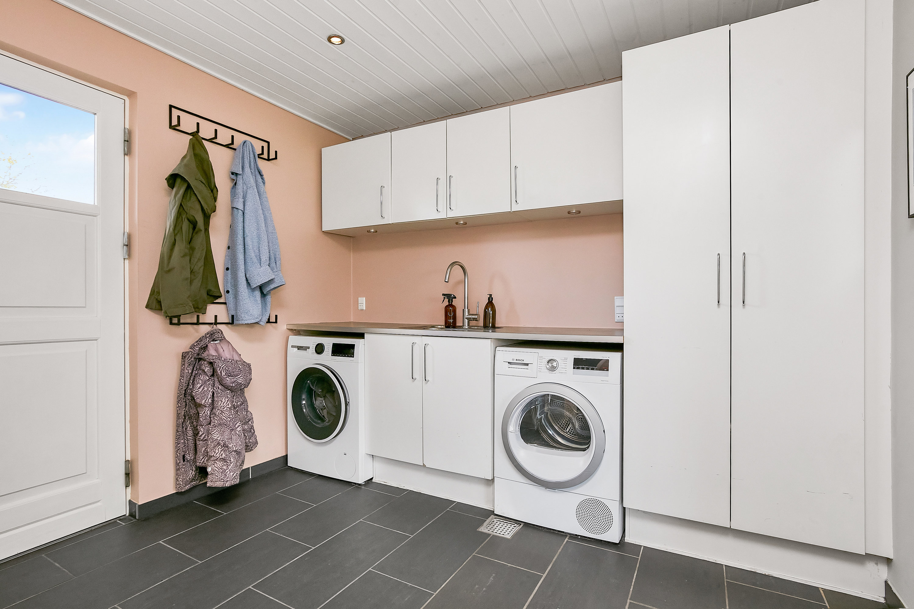 Fremhævet andet billede i fuldskærmstilstand. Billede af Højager 77, 7300 Jelling