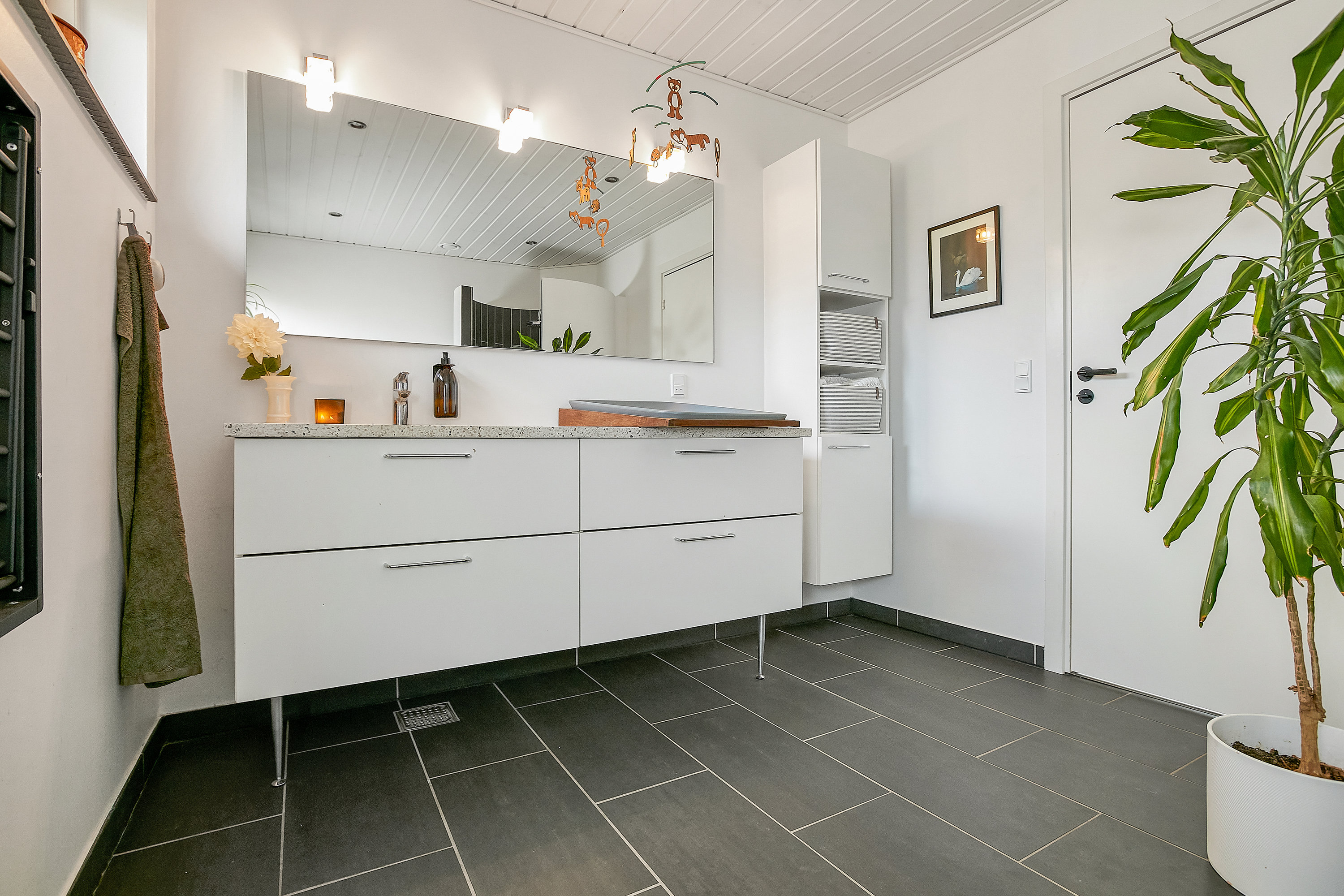 Fremhævet andet billede i fuldskærmstilstand. Billede af Højager 77, 7300 Jelling