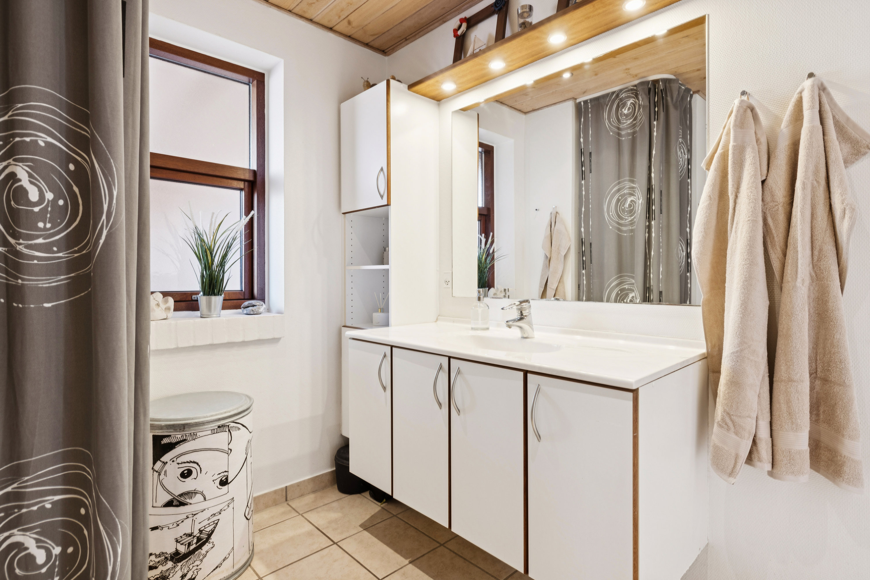 Fremhævet badeværelse billede i fuldskærmstilstand. Billede af Bronzehøj 35, Bruunshåb, 8800 Viborg