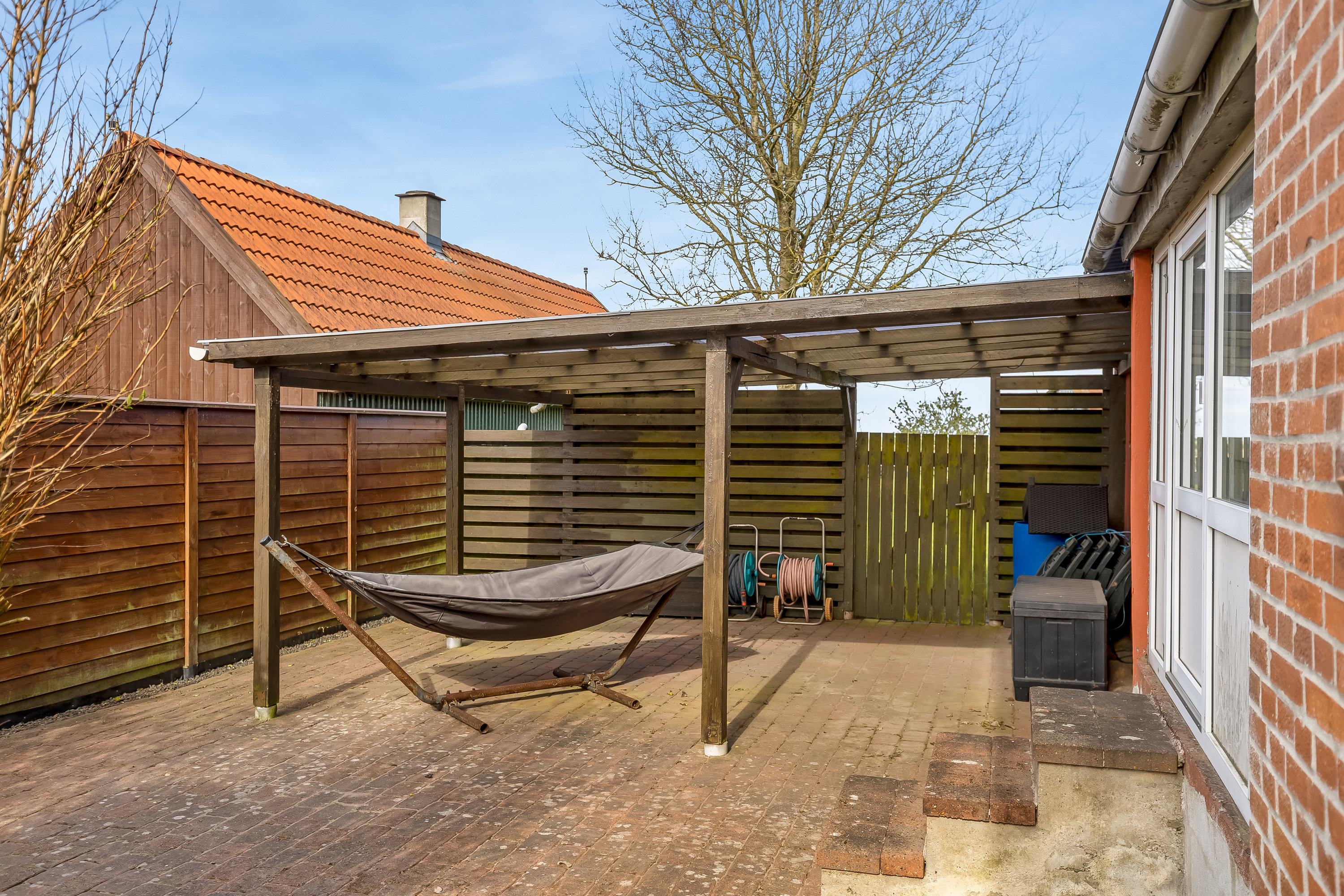 Fremhævet overdækket terrasse billede i fuldskærmstilstand. Billede af Randerupvej 86, Mjolden, 6780 Skærbæk