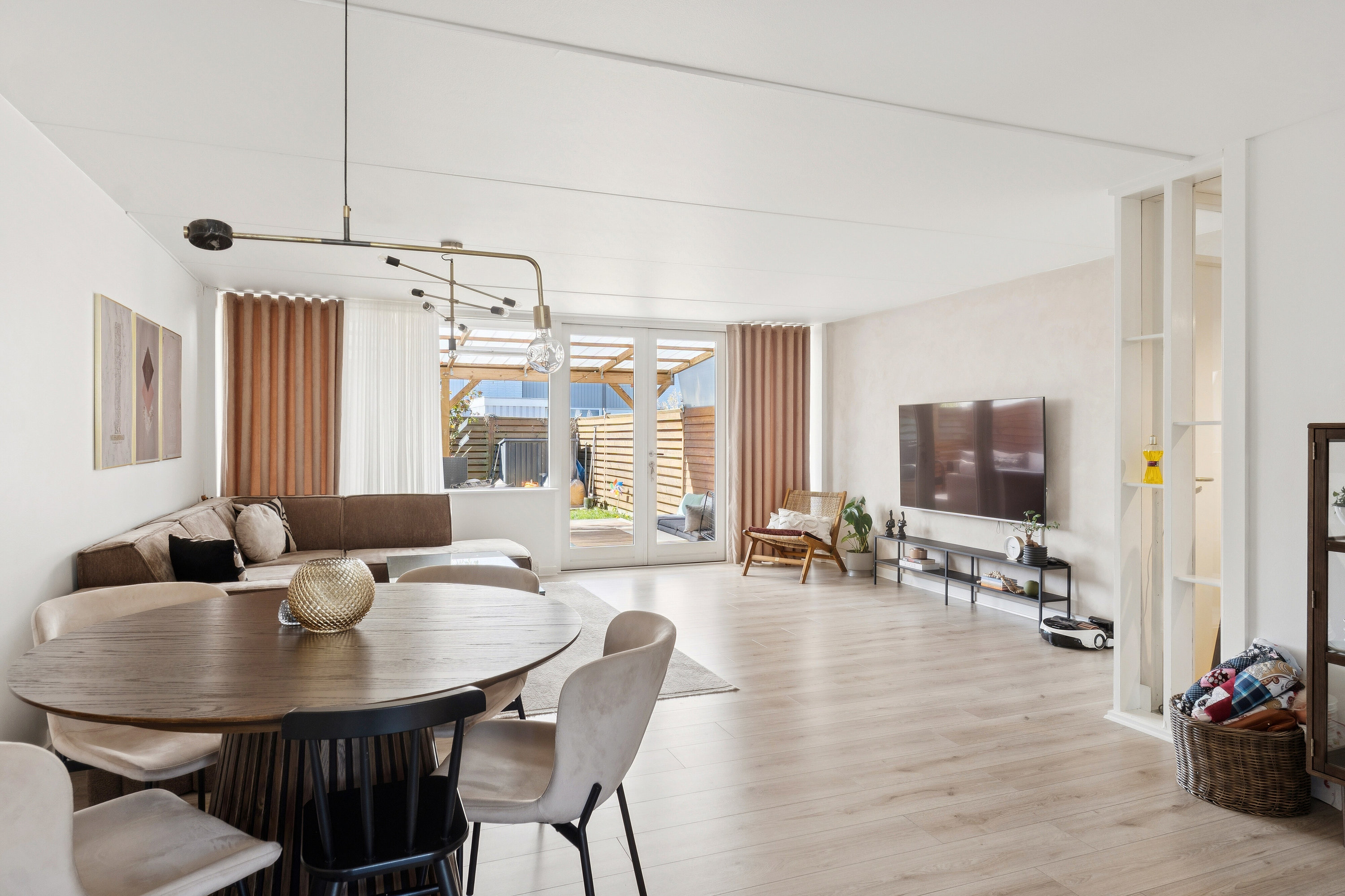 Fremhævet spisestue billede i fuldskærmstilstand. Billede af Fiskerhusene 15, 2620 Albertslund