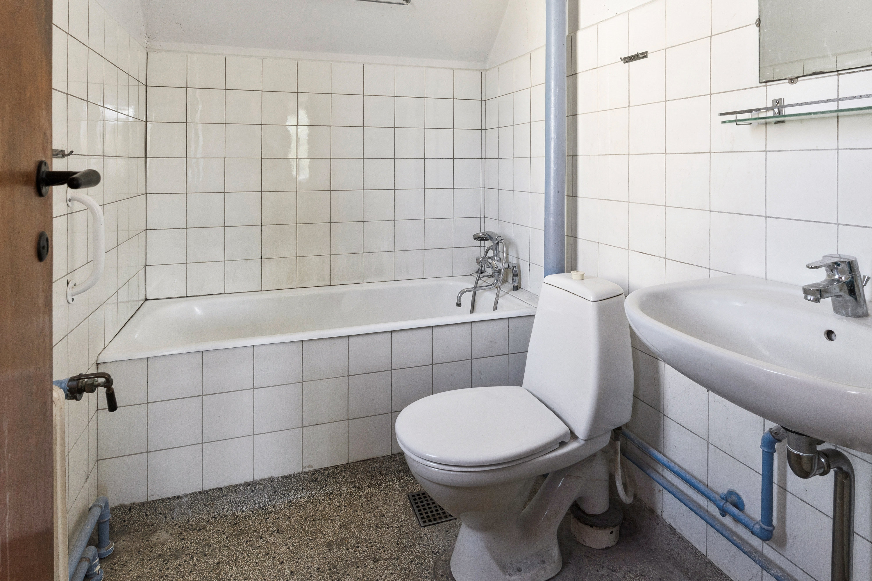 Fremhævet badeværelse billede i fuldskærmstilstand. Billede af Frugthegnet 85, 2830 Virum