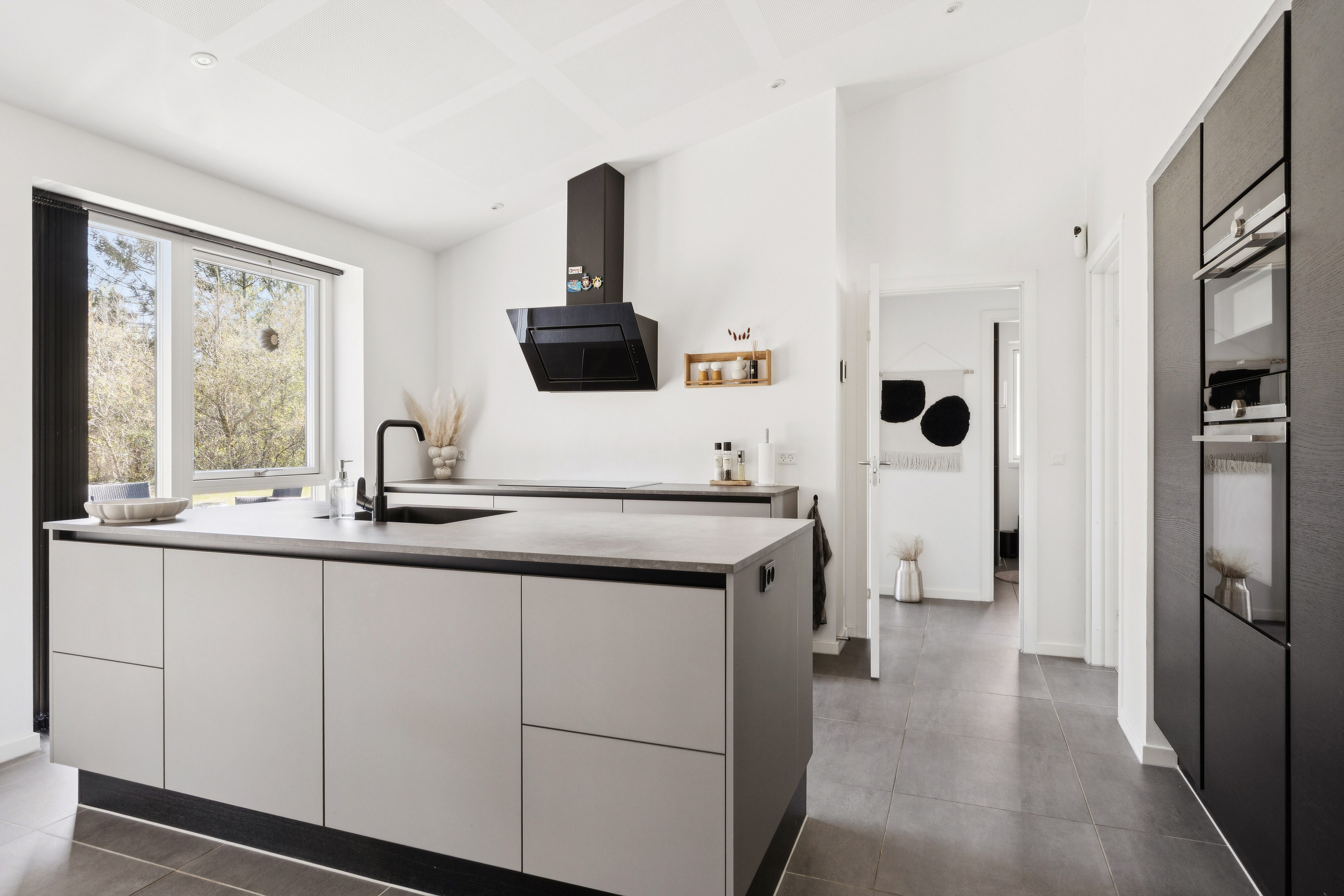 Fremhævet køkken billede i fuldskærmstilstand. Billede af Klokkelyngen 8, 7470 Karup J