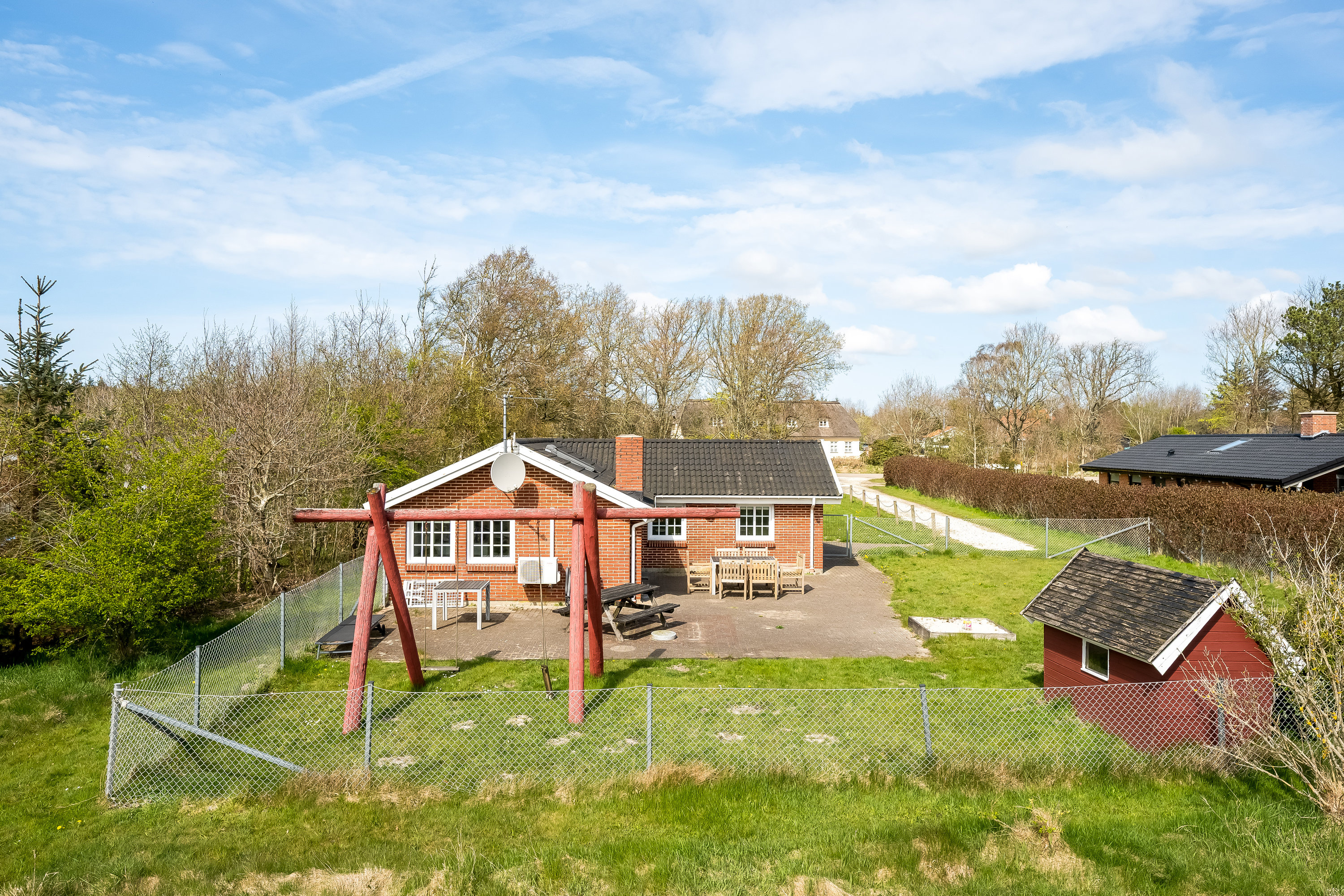 Fremhævet facade billede i fuldskærmstilstand. Billede af Gl. Strandvej 26, Henneby, 6854 Henne