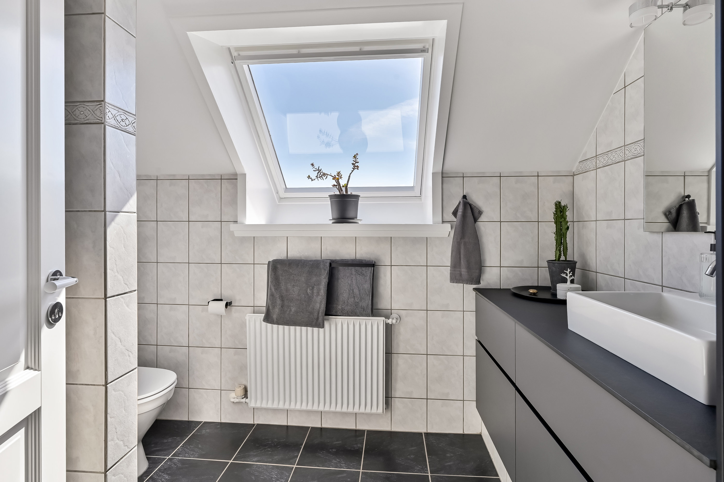 Fremhævet badeværelse billede i fuldskærmstilstand. Billede af Nøddevej 22, 7451 Sunds