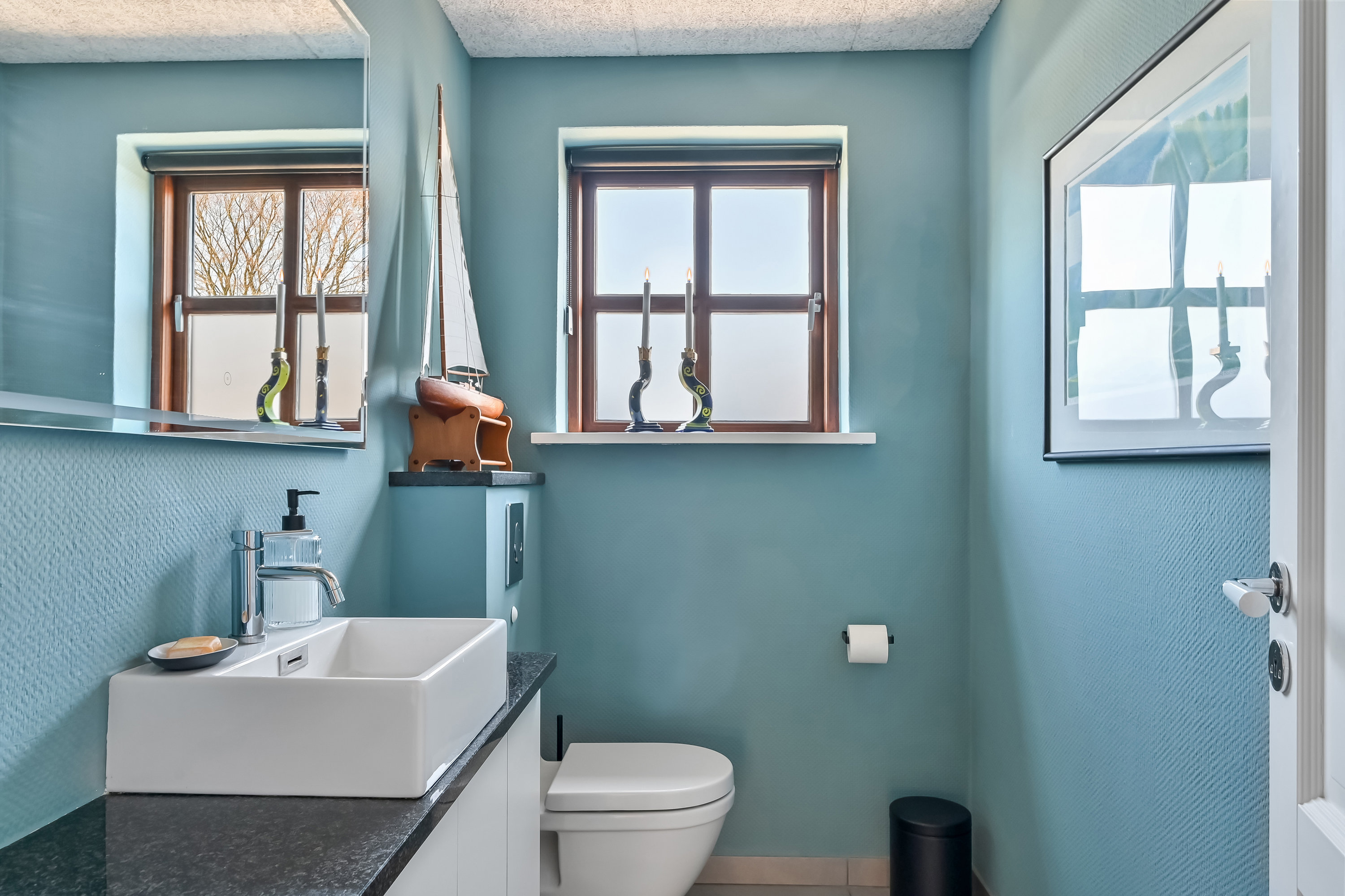 Fremhævet toilet billede i fuldskærmstilstand. Billede af Nøddevej 22, 7451 Sunds