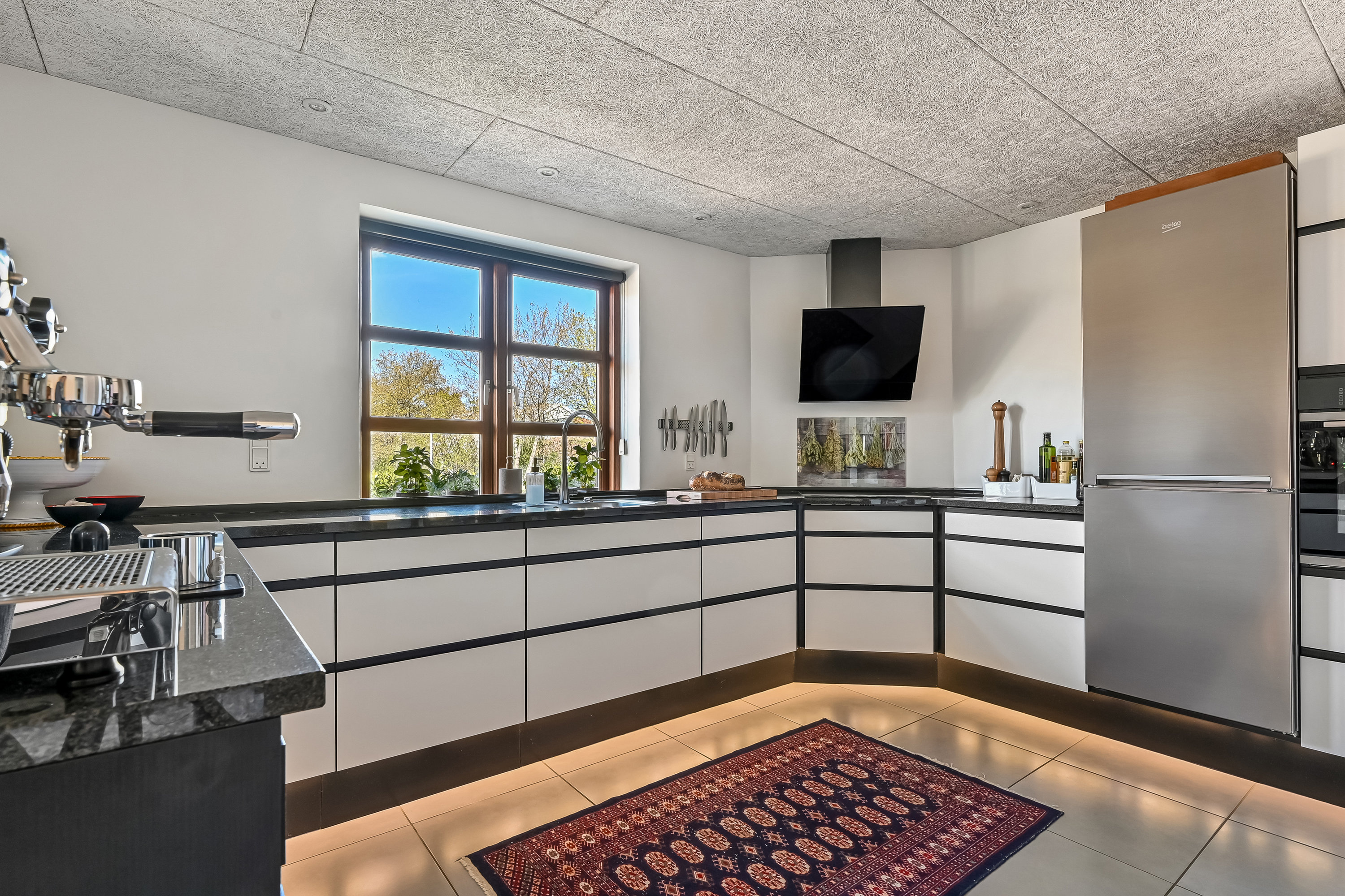 Fremhævet køkken billede i fuldskærmstilstand. Billede af Nøddevej 22, 7451 Sunds