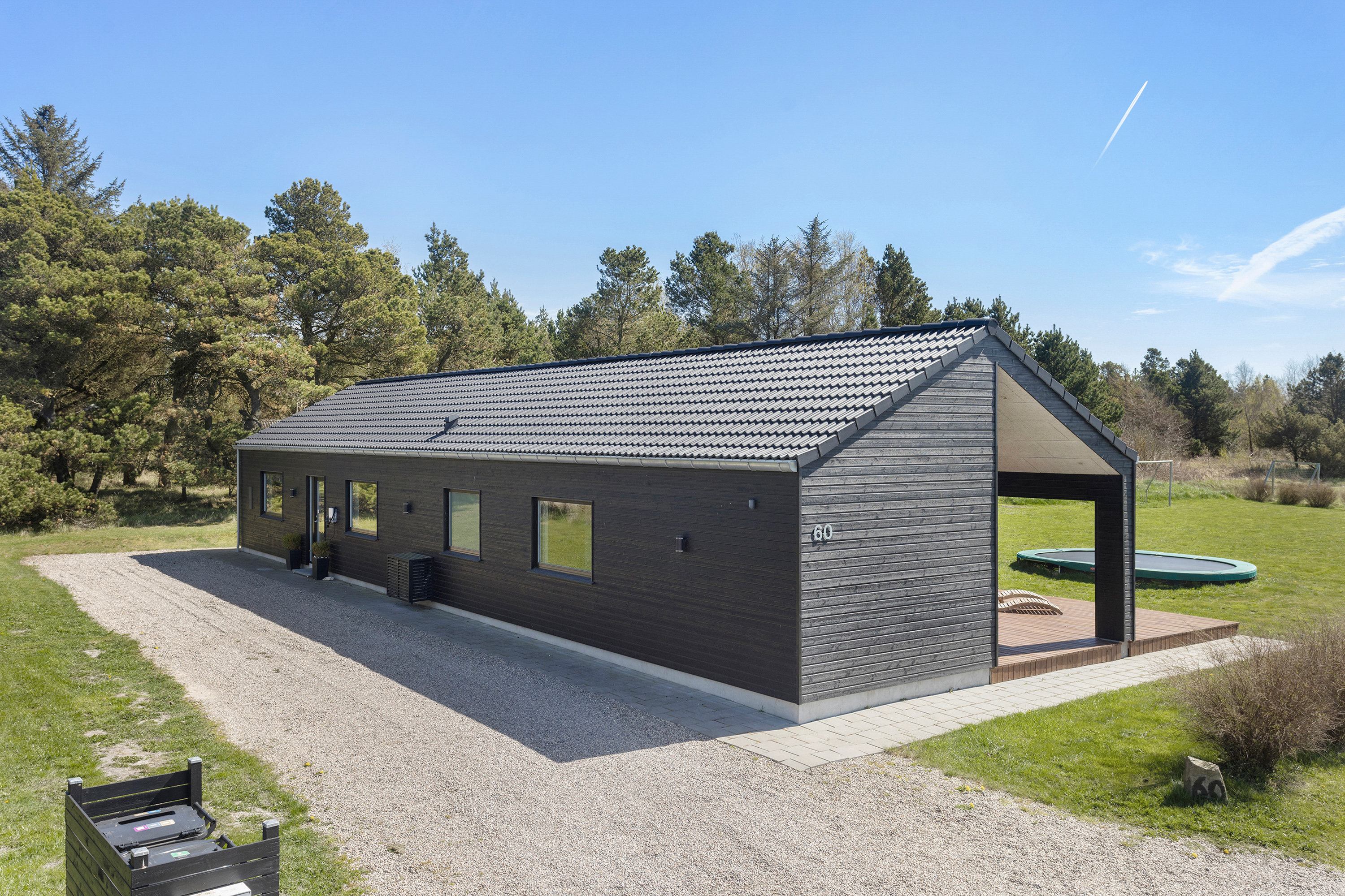 Fremhævet facade billede i fuldskærmstilstand. Billede af Storkevej 60, Lyngså, 9300 Sæby