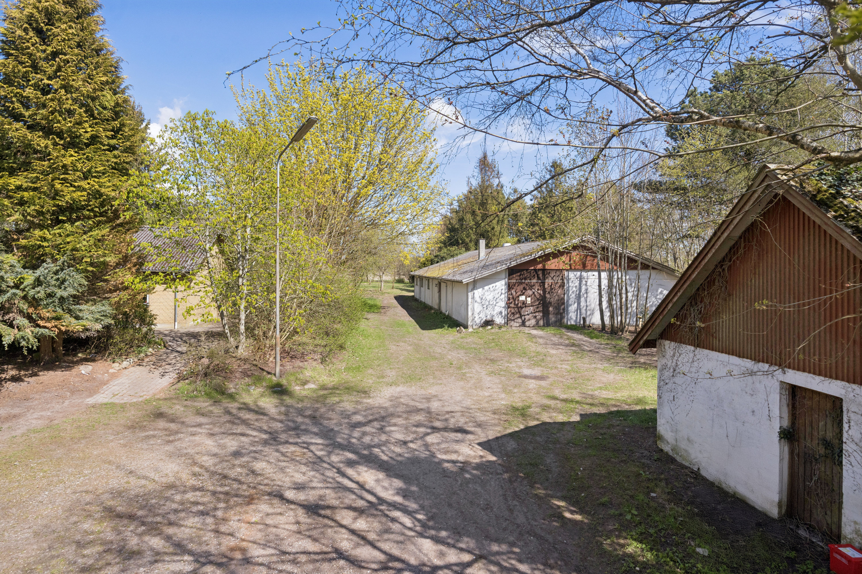 Fremhævet udhuse billede i fuldskærmstilstand. Billede af Bragenholtvej 31, Langholt, 9310 Vodskov