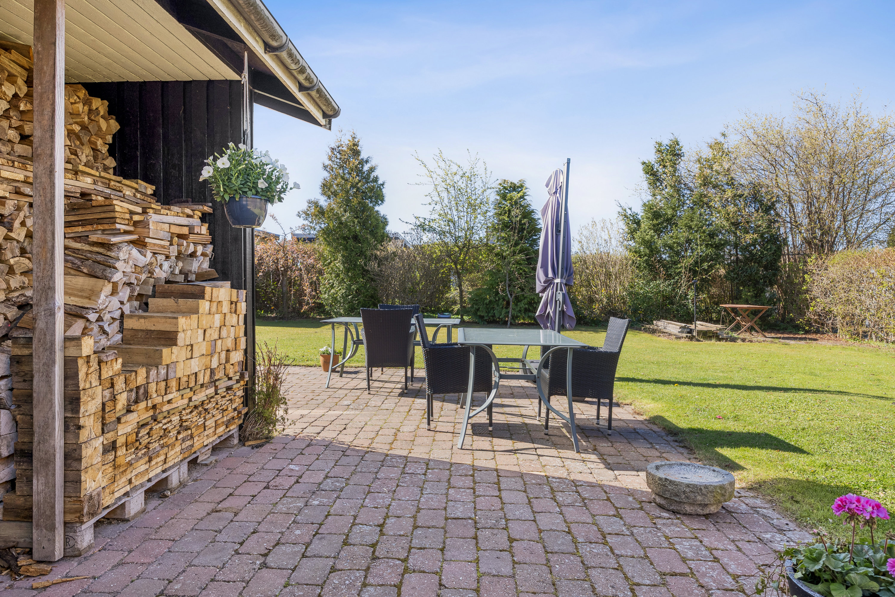 Fremhævet terrasse billede i fuldskærmstilstand. Billede af Nattergalevej 6, 4671 Strøby