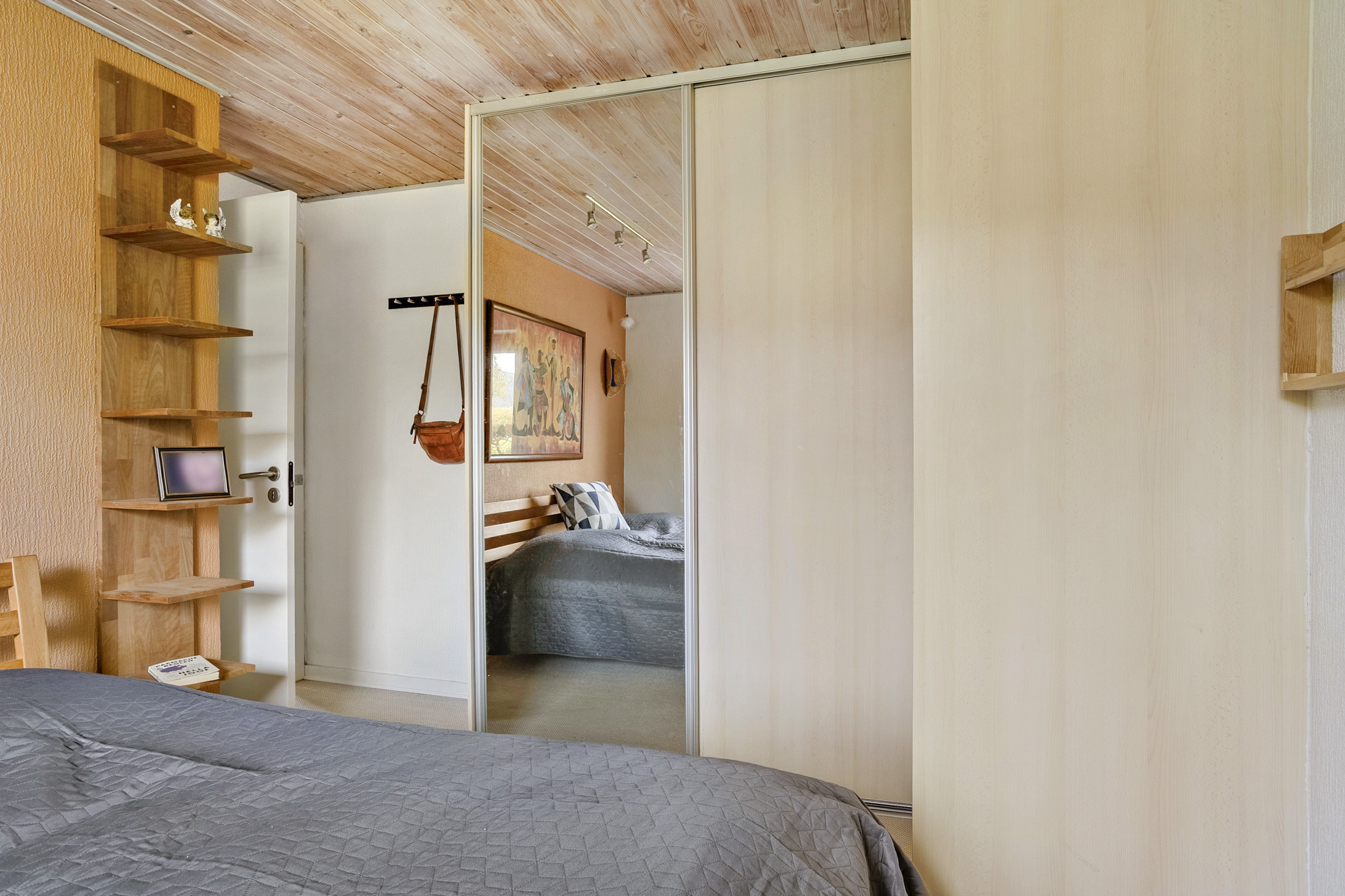 Fremhævet soveværelse billede i fuldskærmstilstand. Billede af Hvedevænget 34, 6600 Vejen