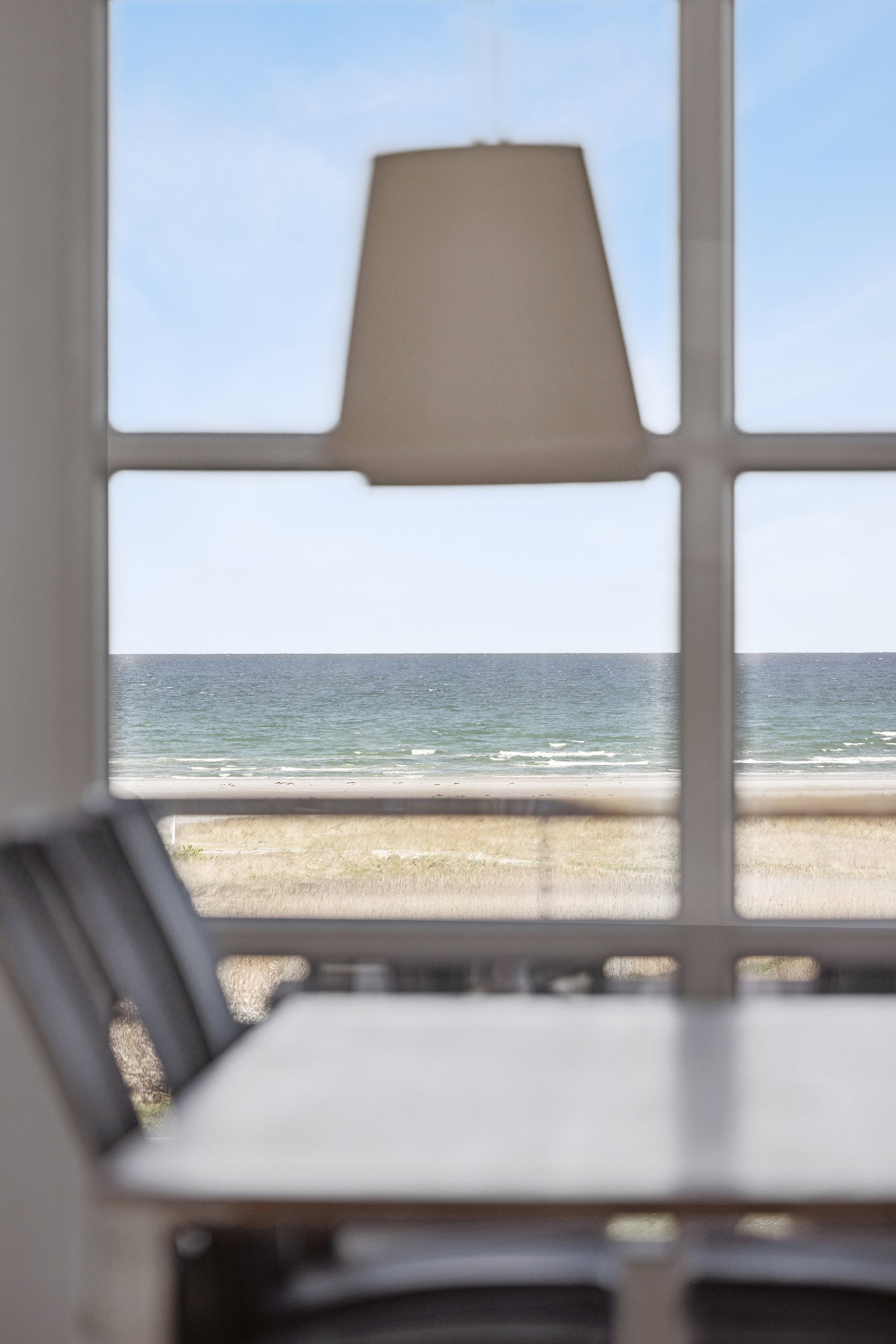 Fremhævet stue billede i fuldskærmstilstand. Billede af Havet 24A, 1. 202., Bønnerup Strand, 8585 Glesborg