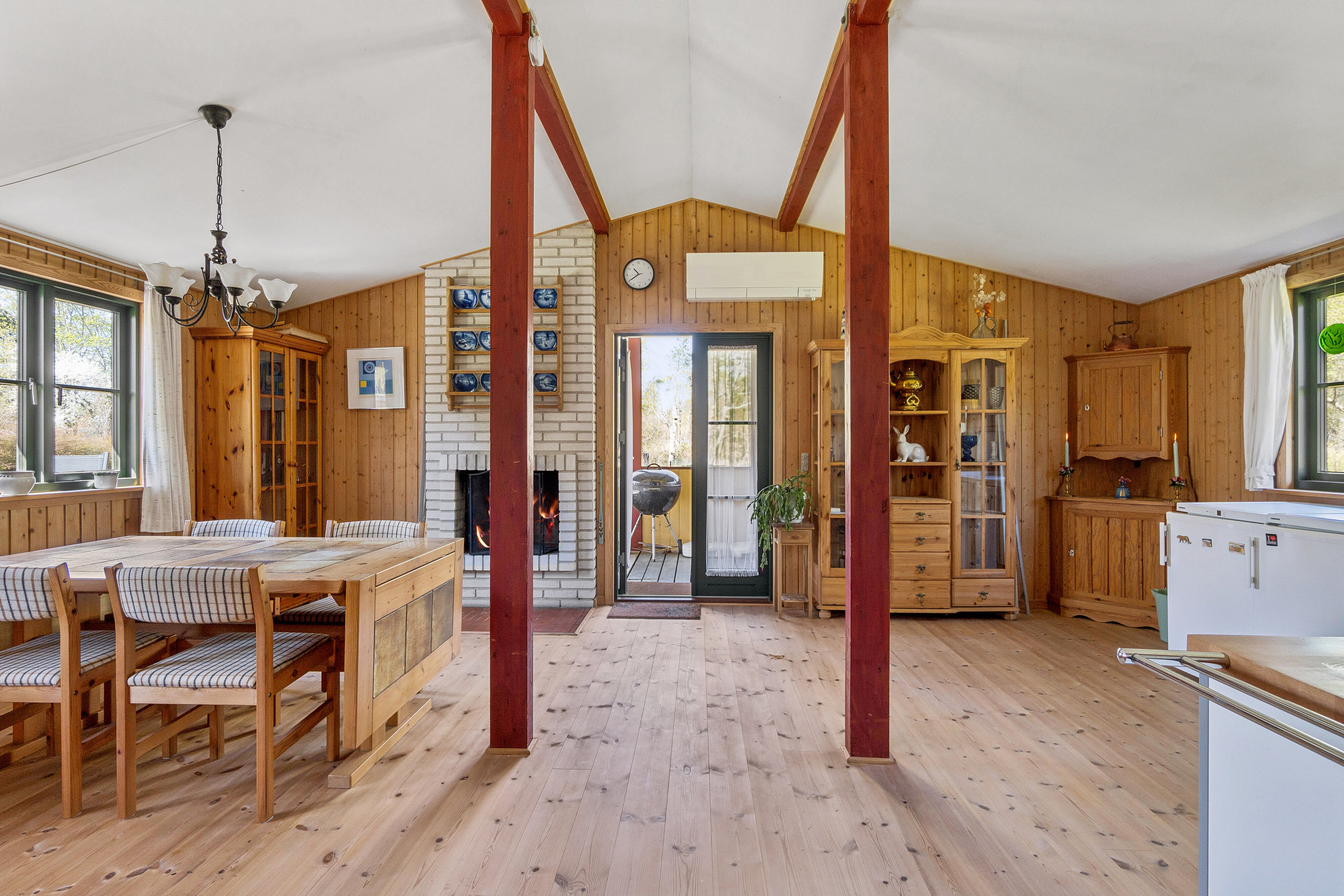 Fremhævet spisestue billede i fuldskærmstilstand. Billede af Stenvej 1, Ellinge Lyng, 4560 Vig