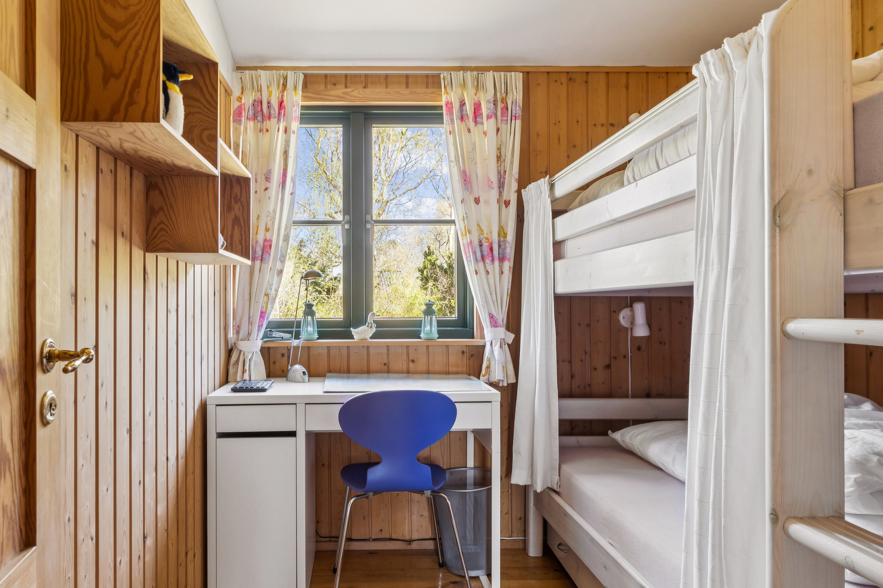 Fremhævet soveværelse billede i fuldskærmstilstand. Billede af Stenvej 1, Ellinge Lyng, 4560 Vig