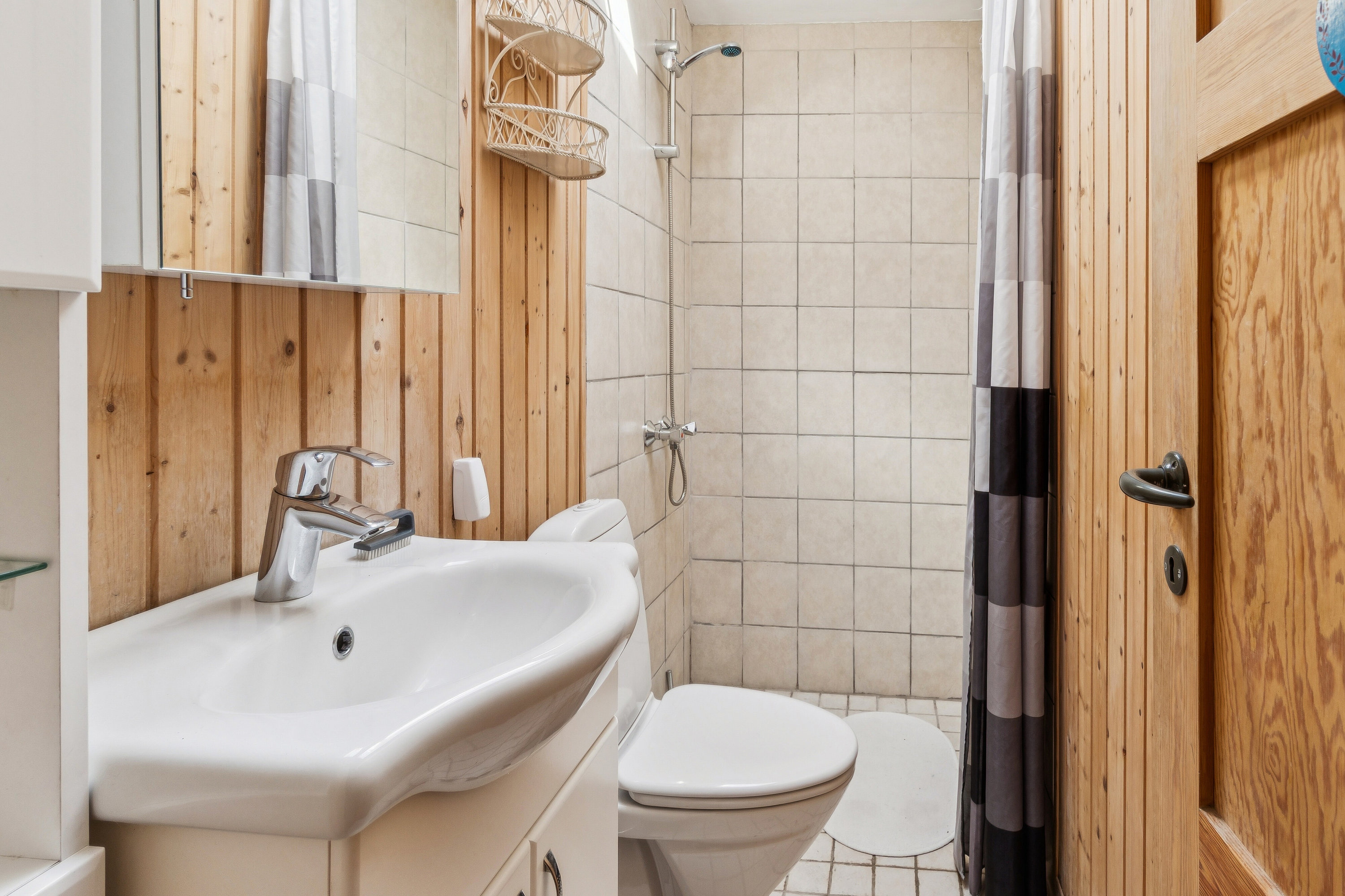 Fremhævet badeværelse billede i fuldskærmstilstand. Billede af Stenvej 1, Ellinge Lyng, 4560 Vig