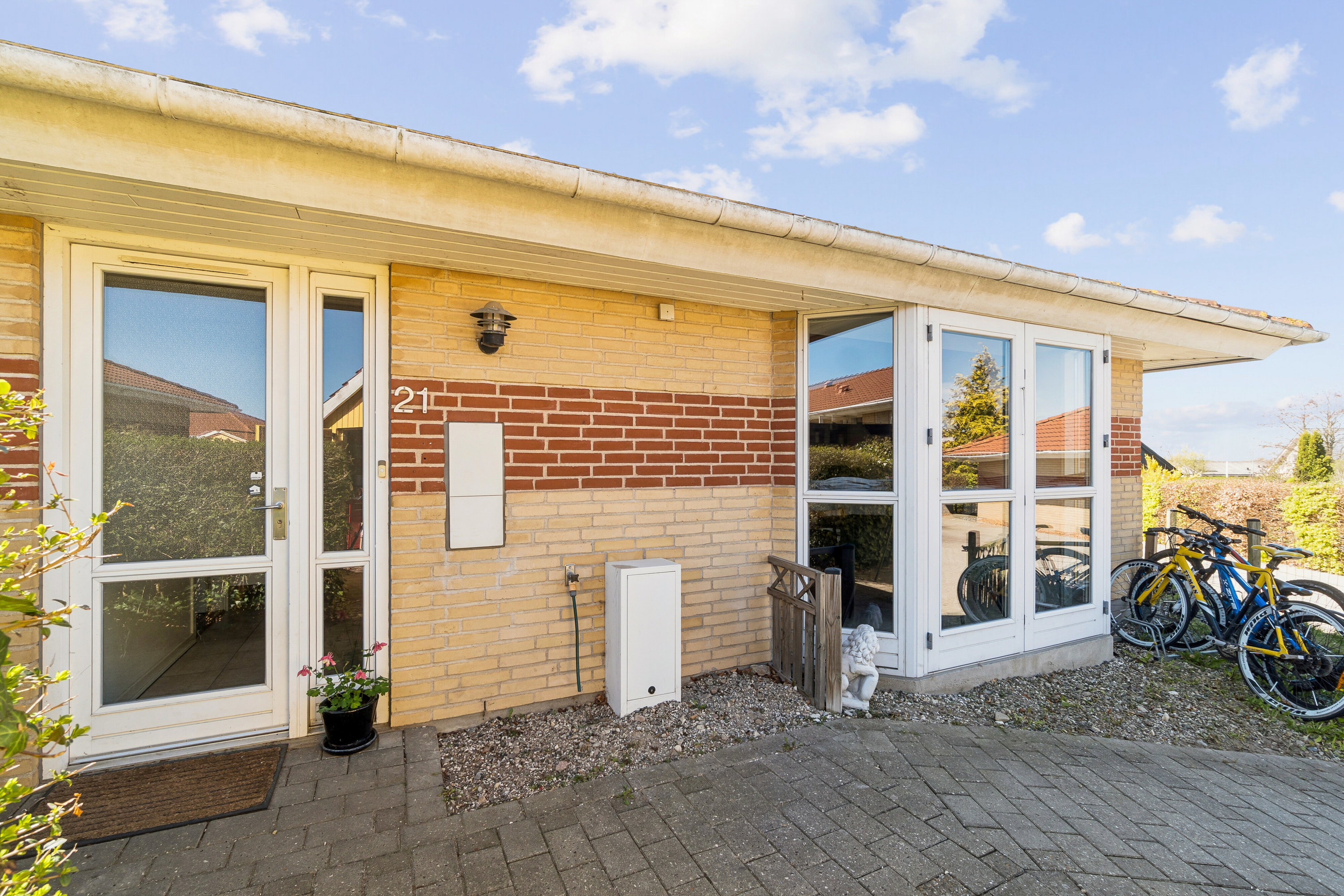 Fremhævet udendørs billede i fuldskærmstilstand. Billede af Skæppevej 21, 4760 Vordingborg