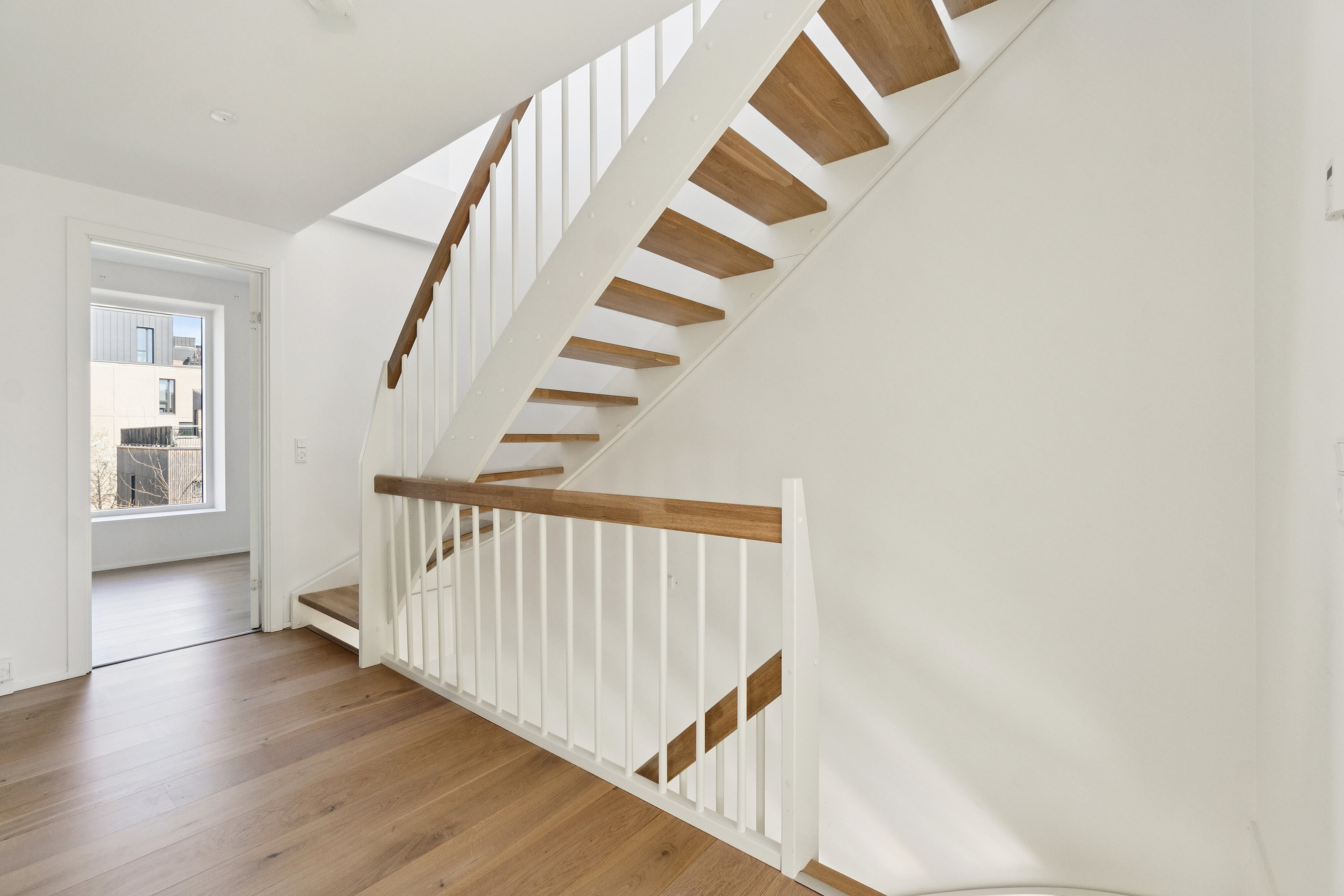 Fremhævet gang billede i fuldskærmstilstand. Billede af Ved Amagerbanen 35E, 1. th., 2300 København S