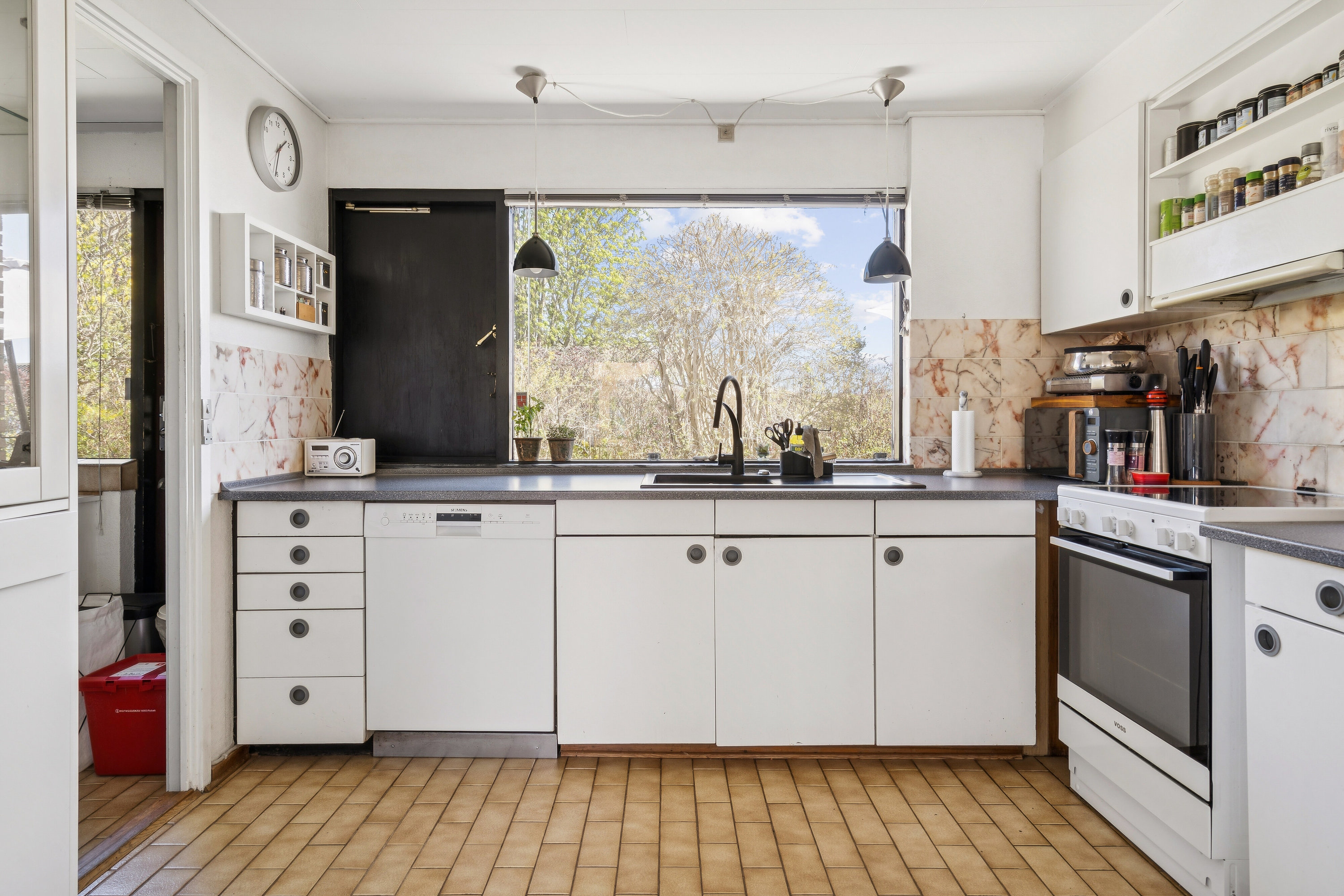 Fremhævet køkken billede i fuldskærmstilstand. Billede af Horsevænget 2, 4130 Viby Sjælland