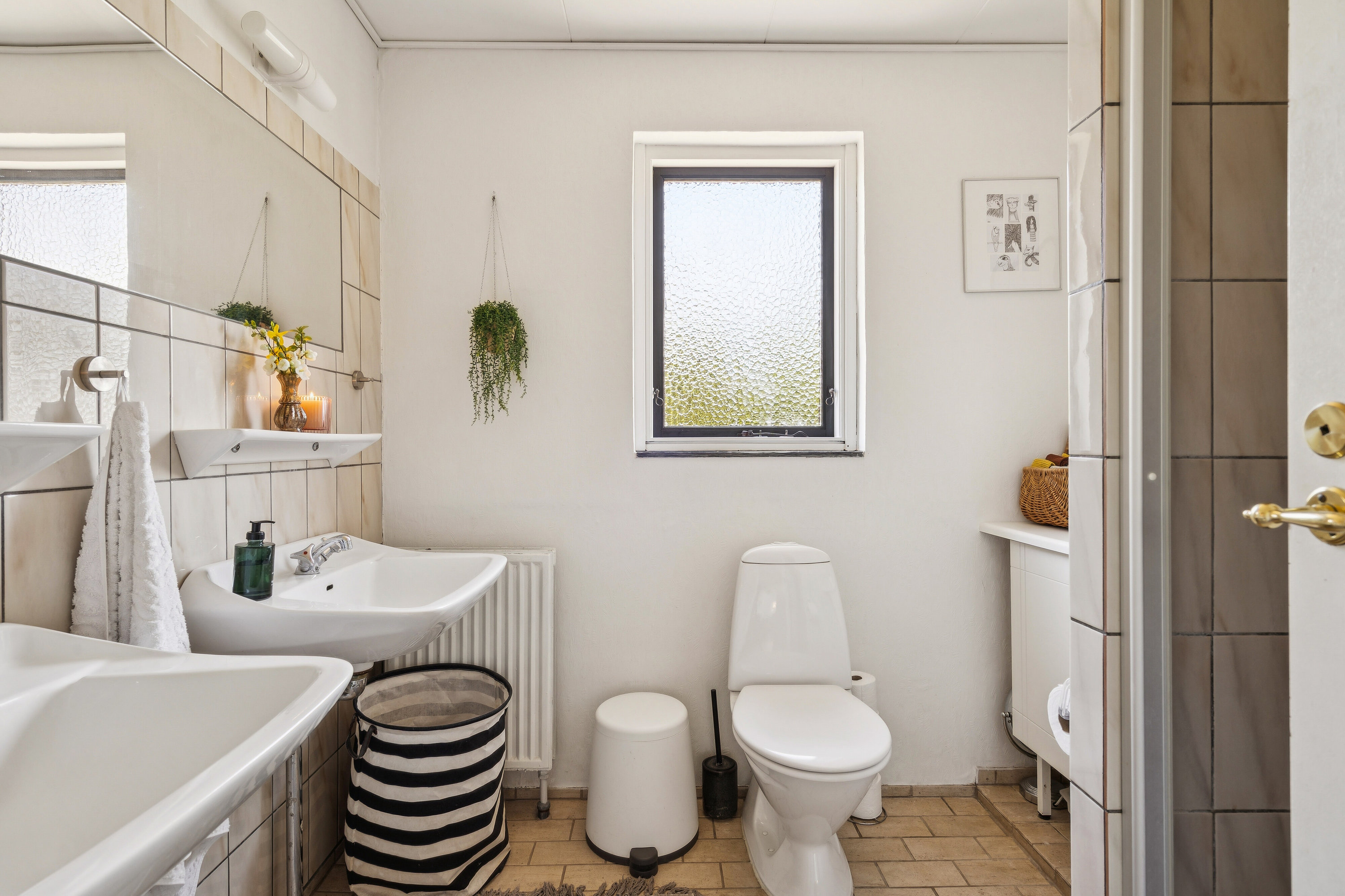 Fremhævet badeværelse billede i fuldskærmstilstand. Billede af Horsevænget 2, 4130 Viby Sjælland