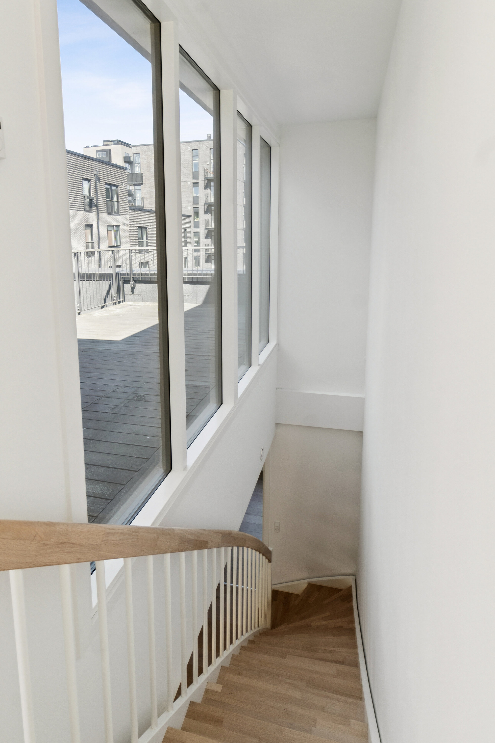 Fremhævet trappe billede i fuldskærmstilstand. Billede af Ved Amagerbanen 35E, 1. th., 2300 København S