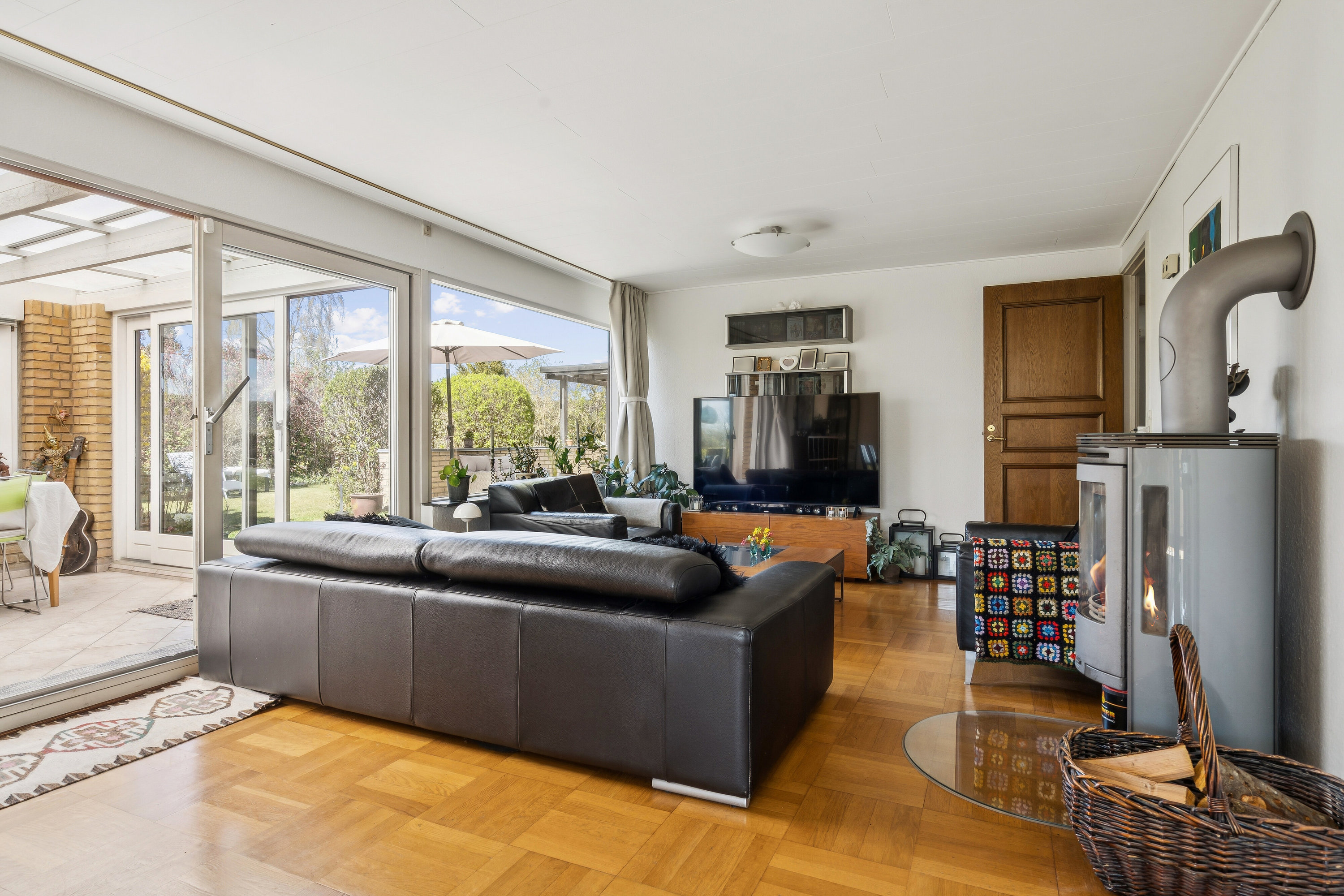 Fremhævet stue billede i fuldskærmstilstand. Billede af Horsevænget 2, 4130 Viby Sjælland