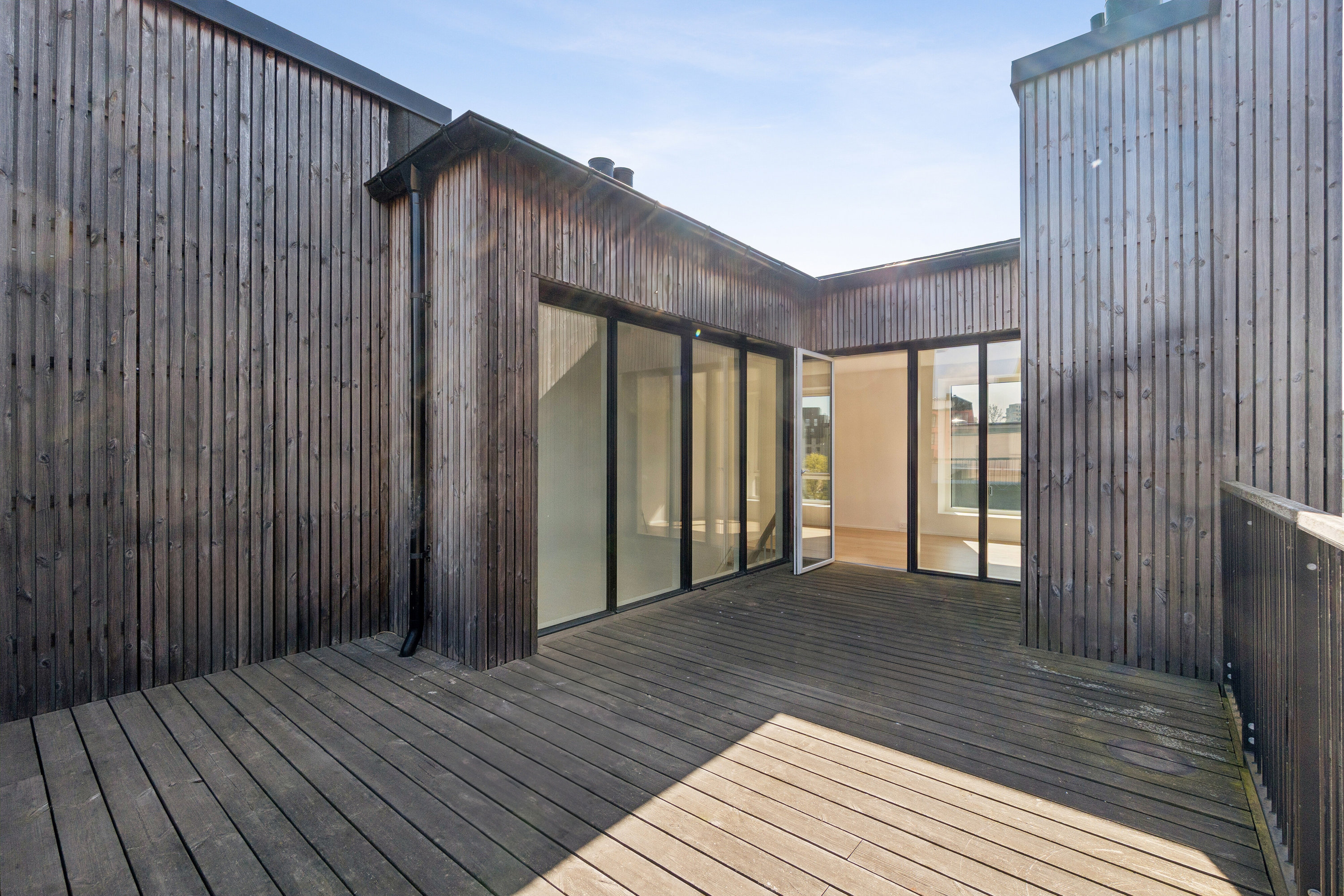 Fremhævet altan billede i fuldskærmstilstand. Billede af Ved Amagerbanen 35E, 1. th., 2300 København S