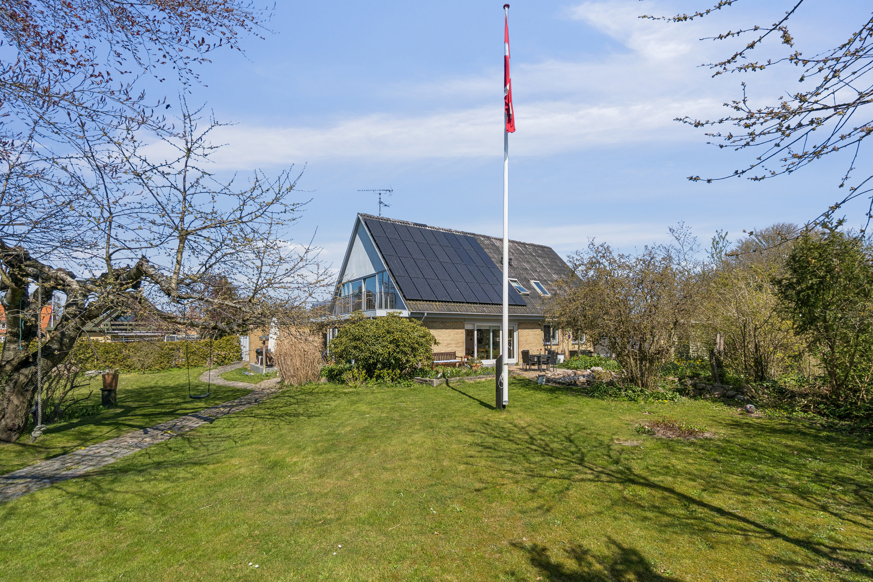 Fremhævet set fra haven billede i fuldskærmstilstand. Billede af Nyker Hovedgade 18A, Nyker, 3700 Rønne