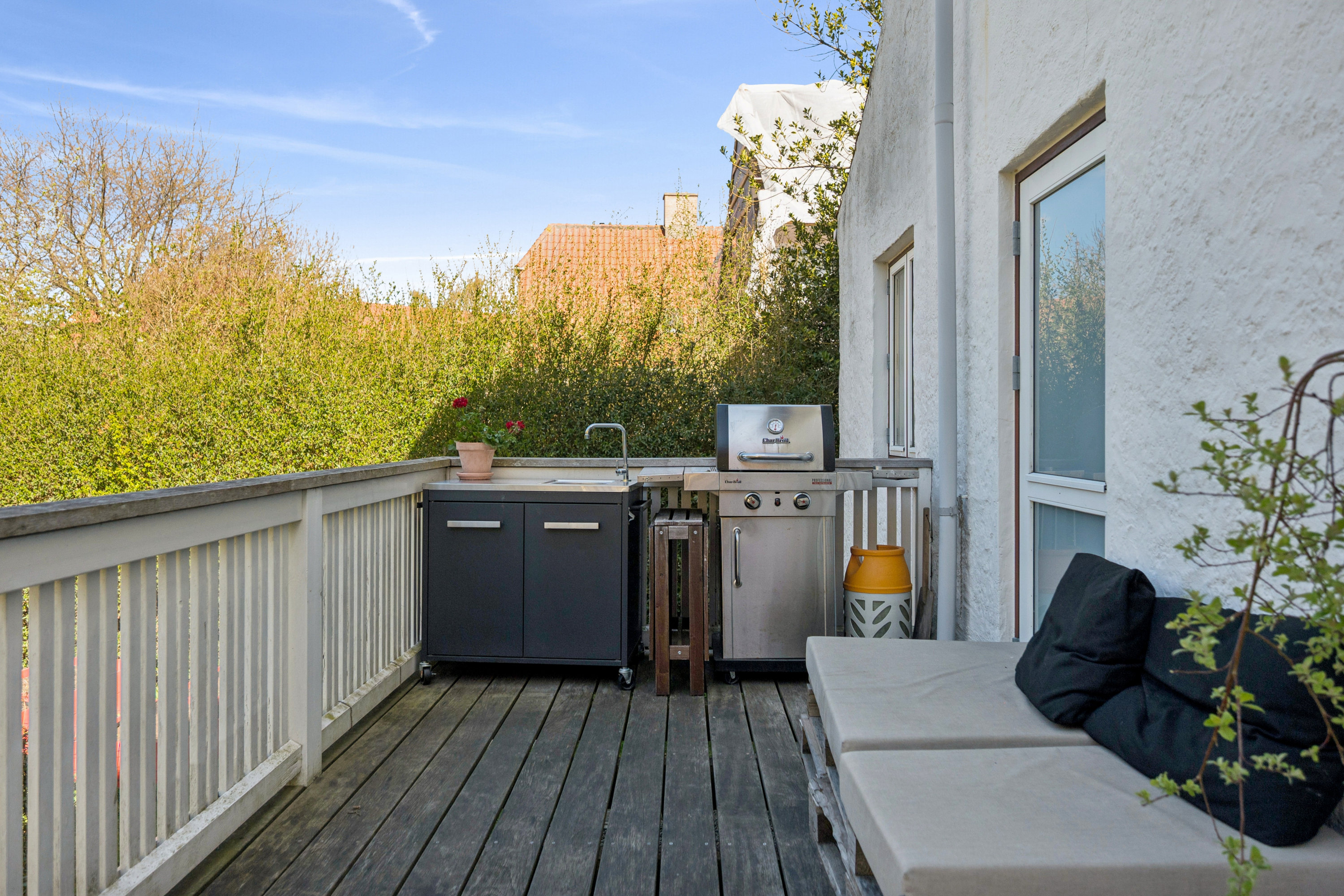Fremhævet terrasse billede i fuldskærmstilstand. Billede af Præstegårds Allé 25, 2700 Brønshøj
