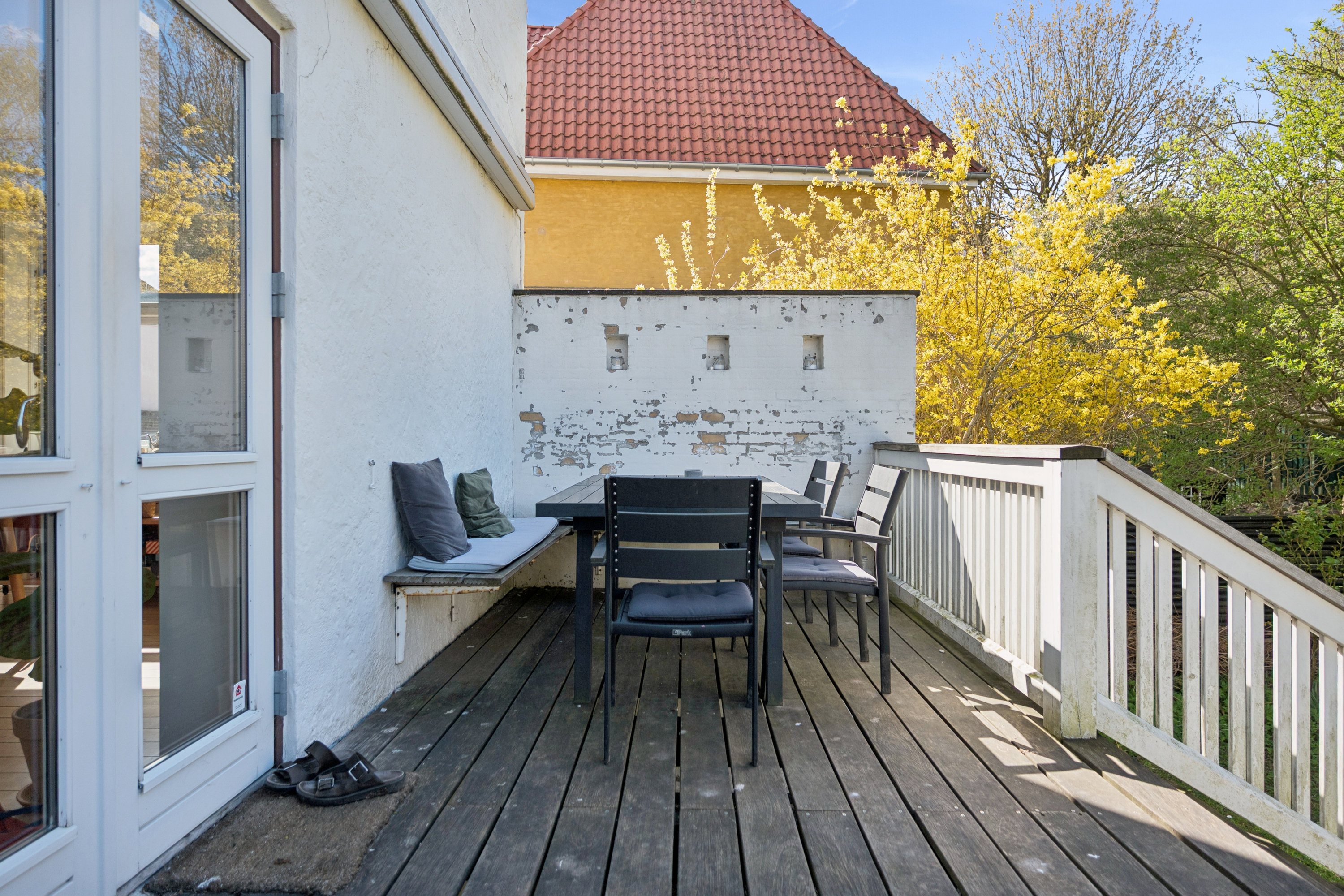Fremhævet terrasse billede i fuldskærmstilstand. Billede af Præstegårds Allé 25, 2700 Brønshøj