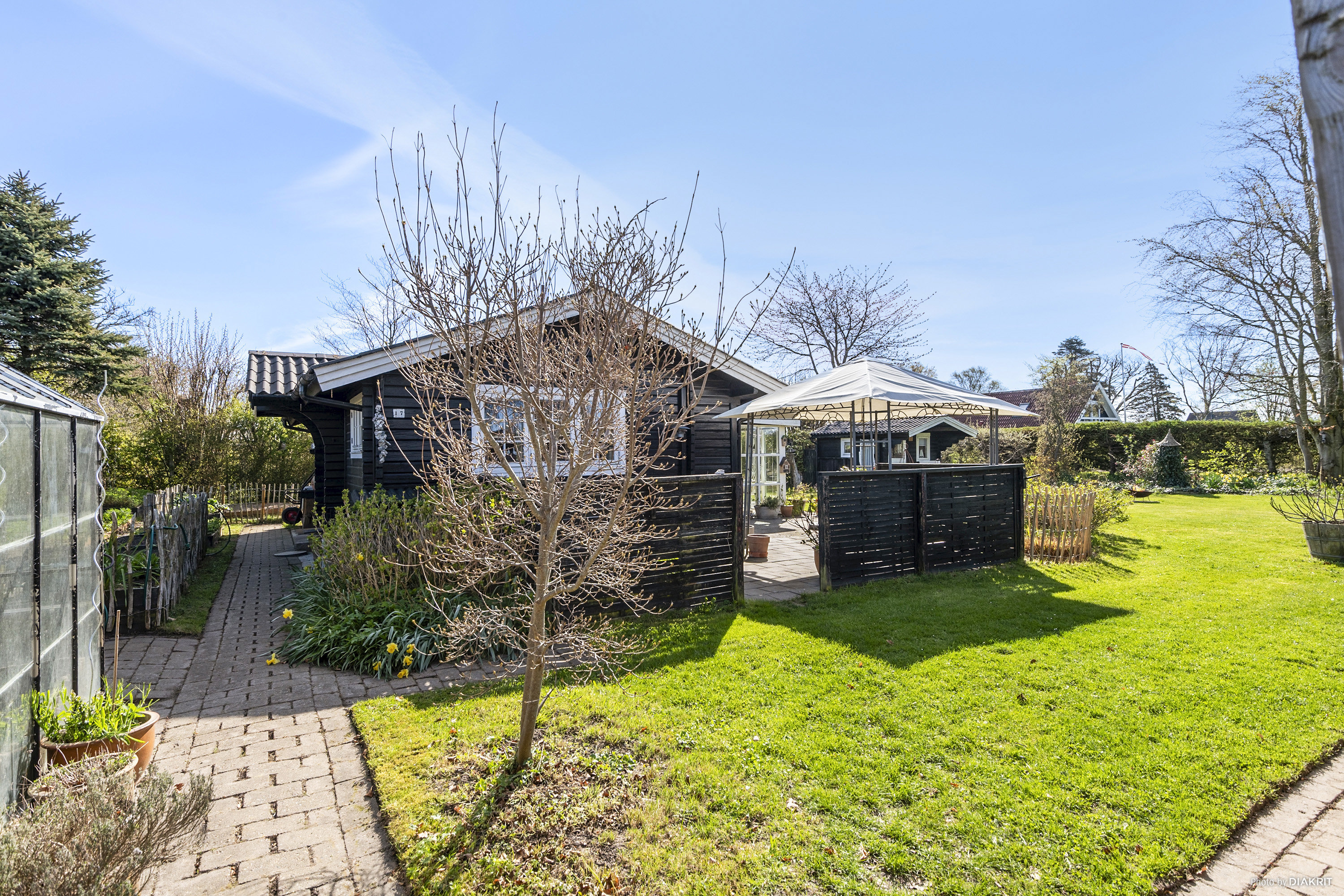 Fremhævet ejendommen billede i fuldskærmstilstand. Billede af Hasselvænget 17, Dyngby Strand, 8300 Odder