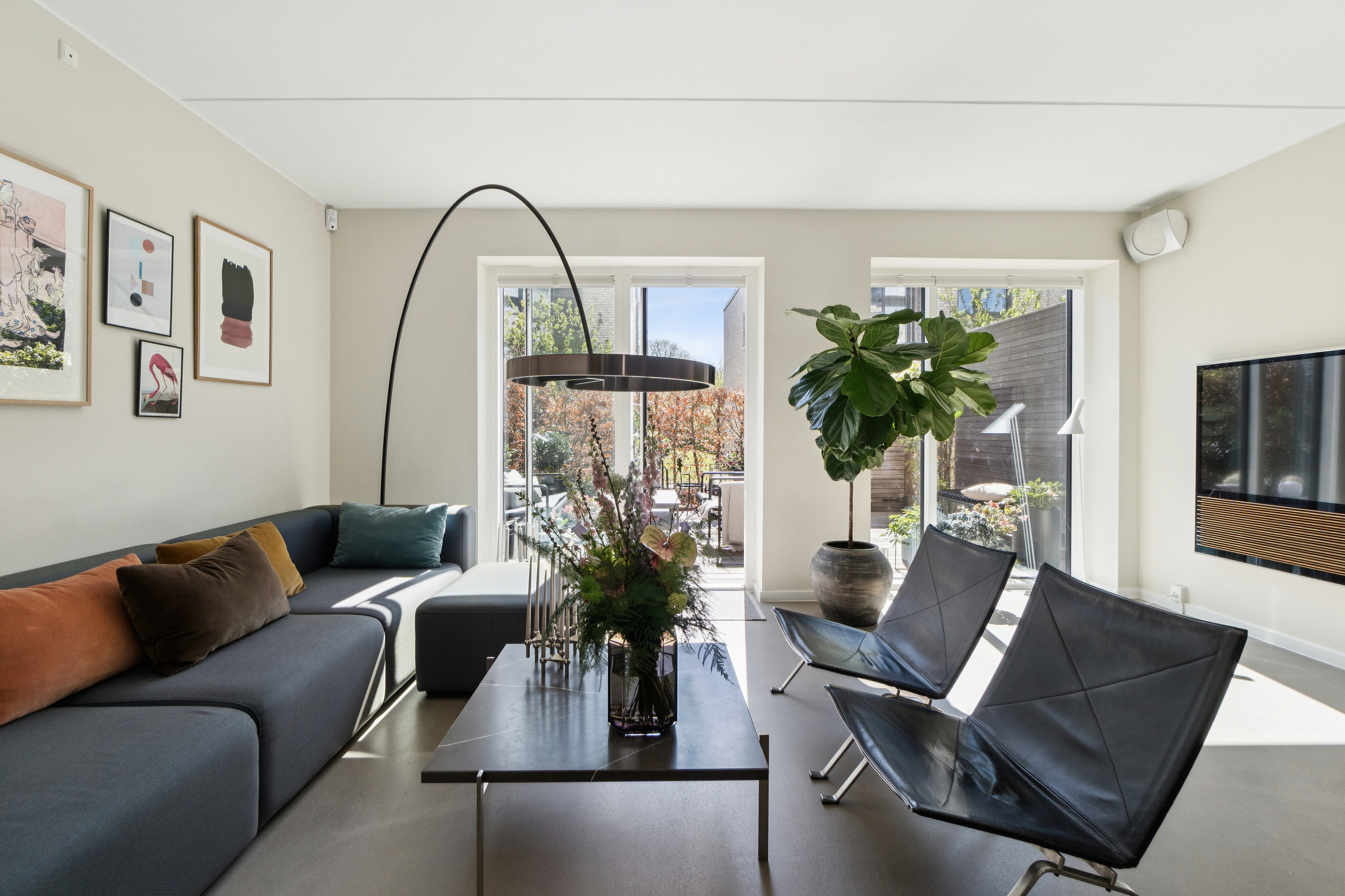 Fremhævet stue billede i fuldskærmstilstand. Billede af Rundholtsvej 41, 2300 København S