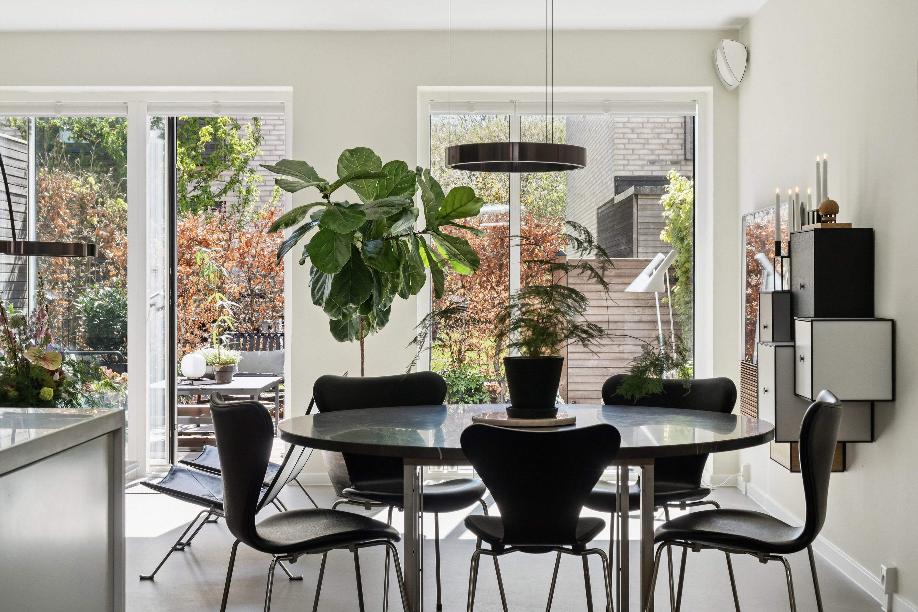 Fremhævet spiseplads billede i fuldskærmstilstand. Billede af Rundholtsvej 41, 2300 København S