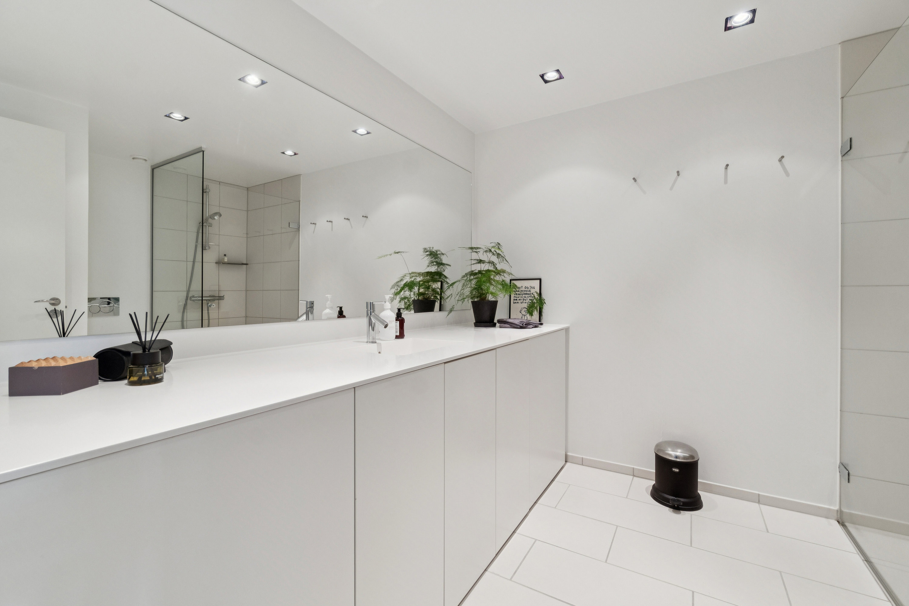 Fremhævet badeværelse billede i fuldskærmstilstand. Billede af Rundholtsvej 41, 2300 København S