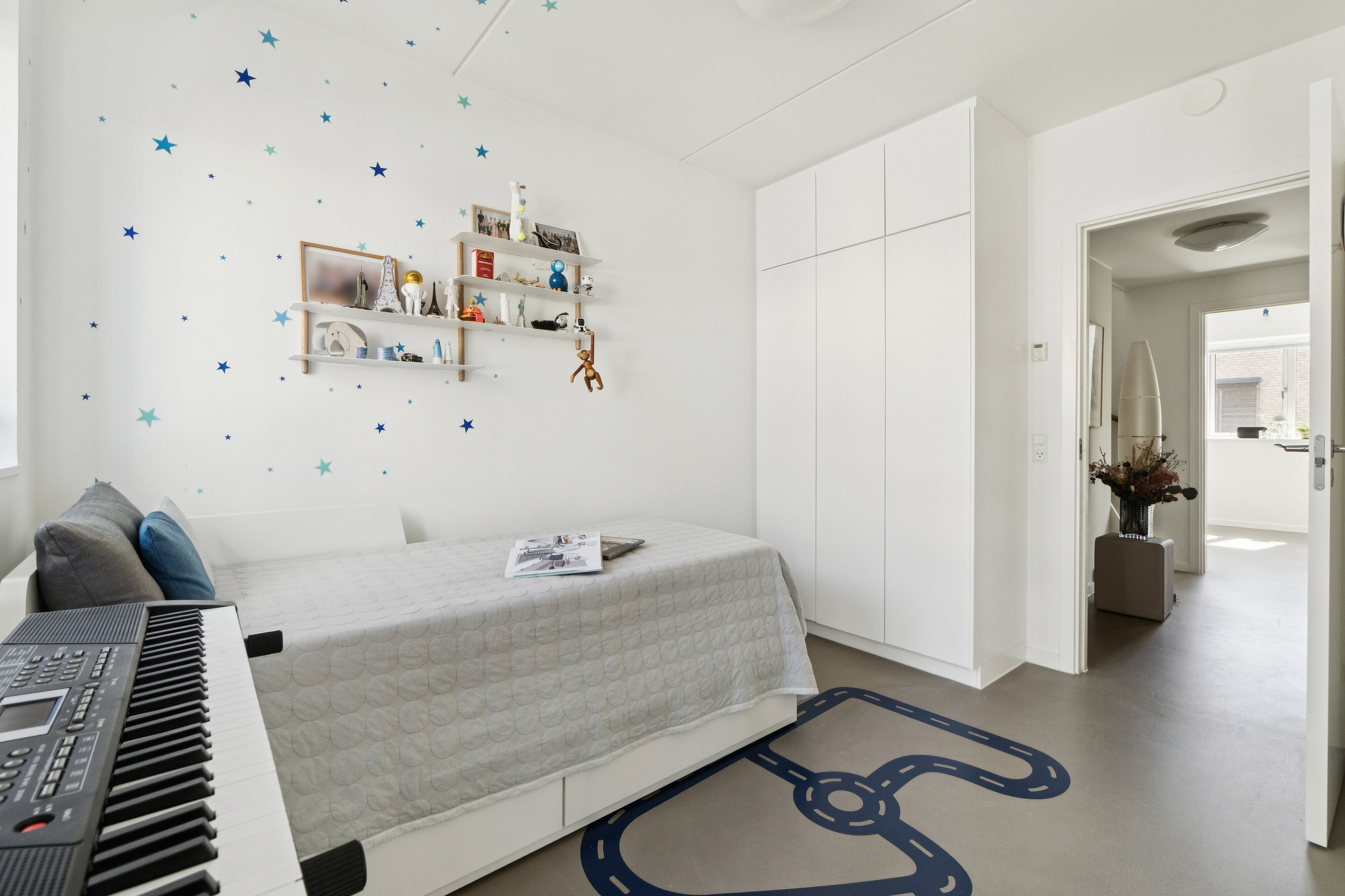 Fremhævet soveværelse billede i fuldskærmstilstand. Billede af Rundholtsvej 41, 2300 København S