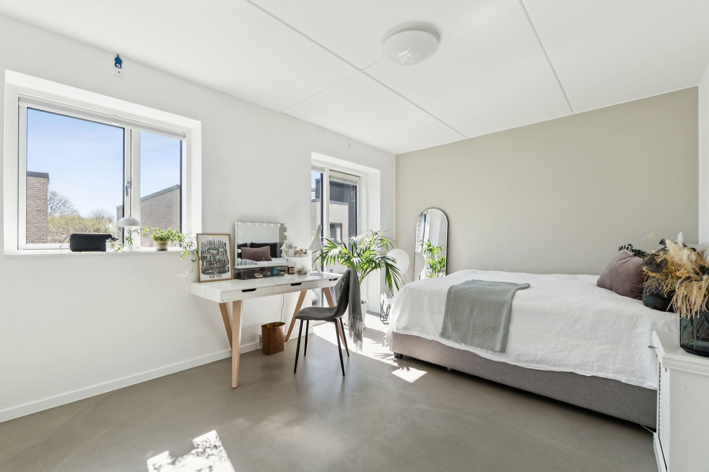 Fremhævet soveværelse billede i fuldskærmstilstand. Billede af Rundholtsvej 41, 2300 København S