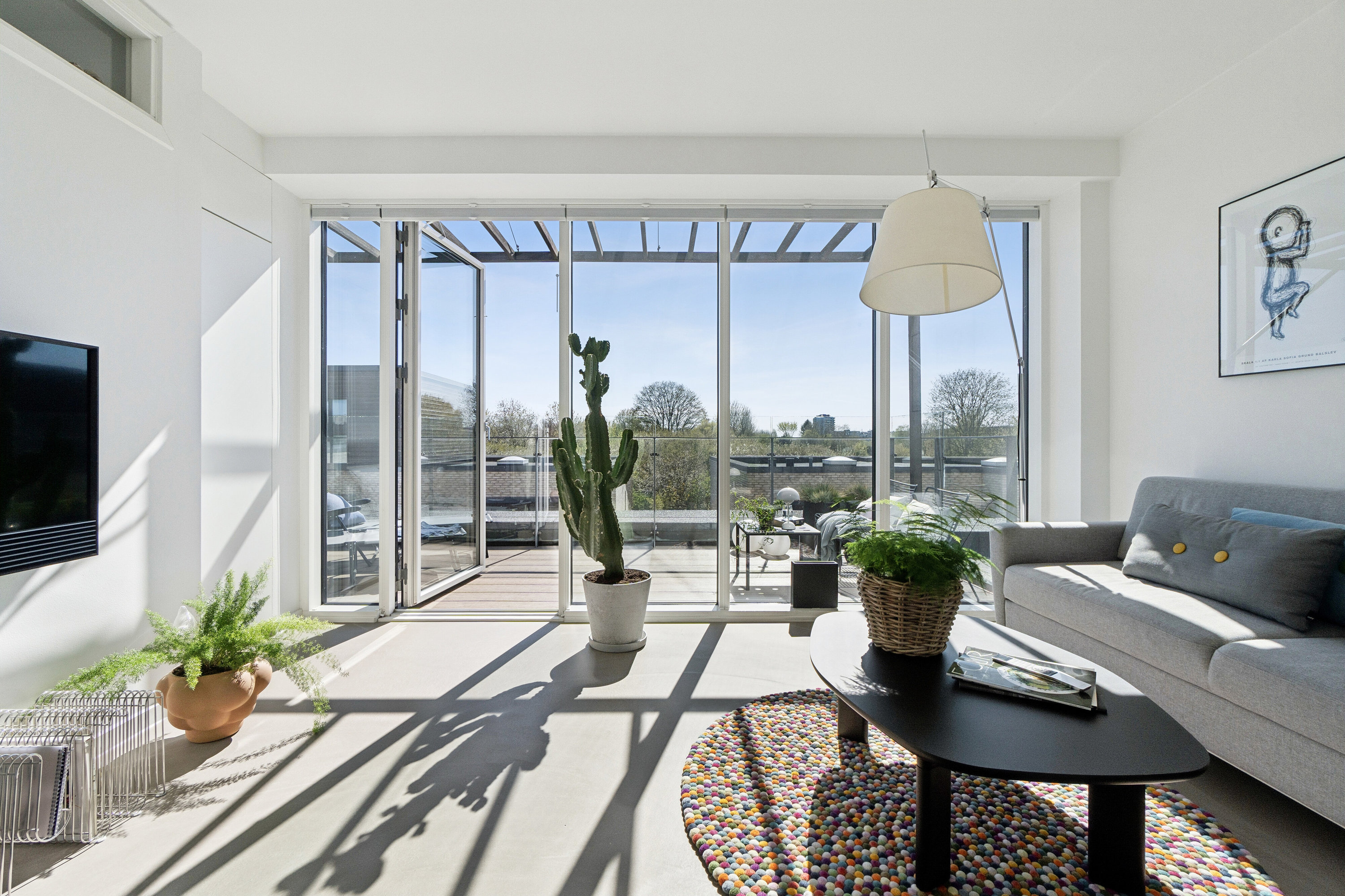 Fremhævet stue billede i fuldskærmstilstand. Billede af Rundholtsvej 41, 2300 København S