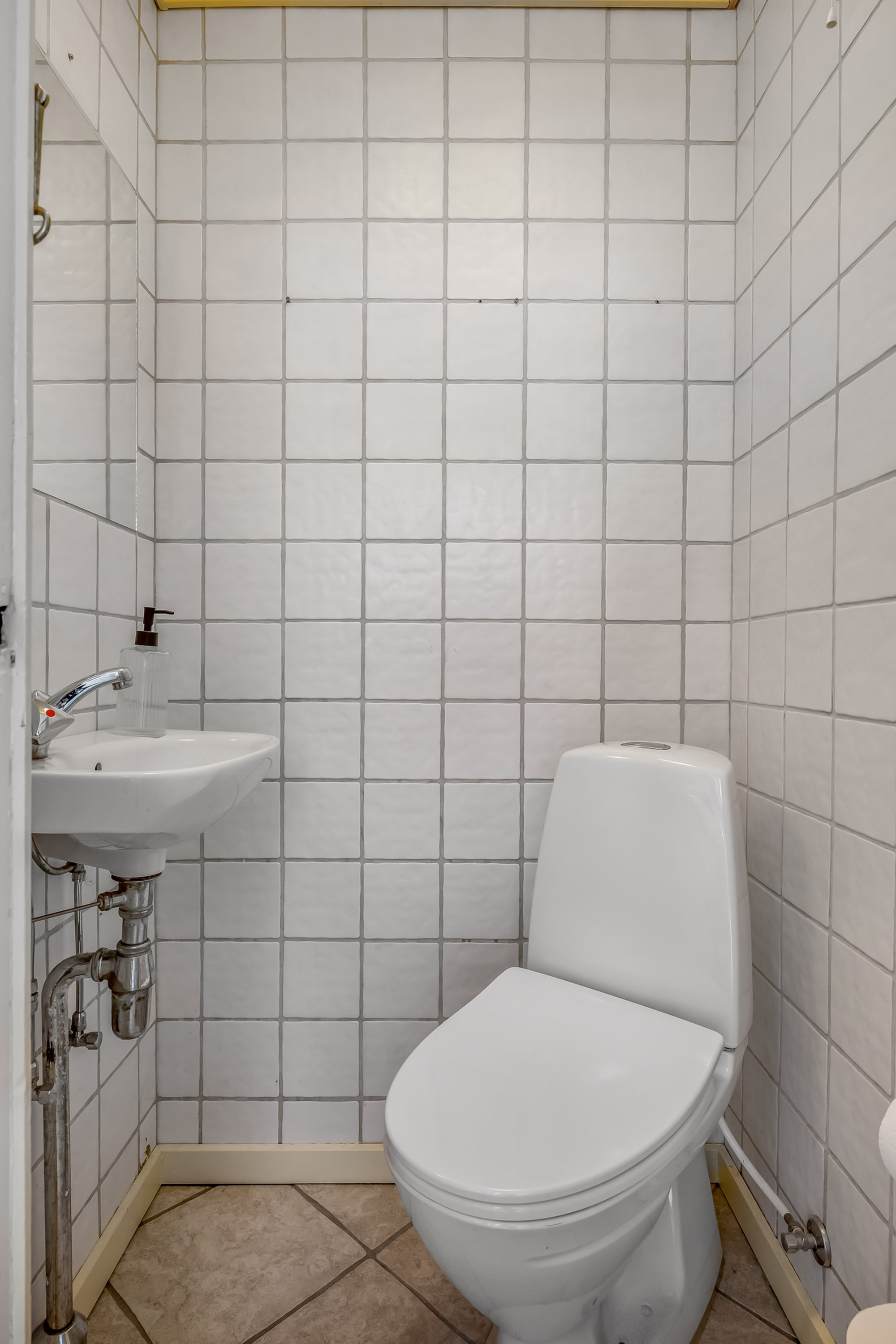 Fremhævet toilet billede i fuldskærmstilstand. Billede af Stausvej 11, 6800 Varde