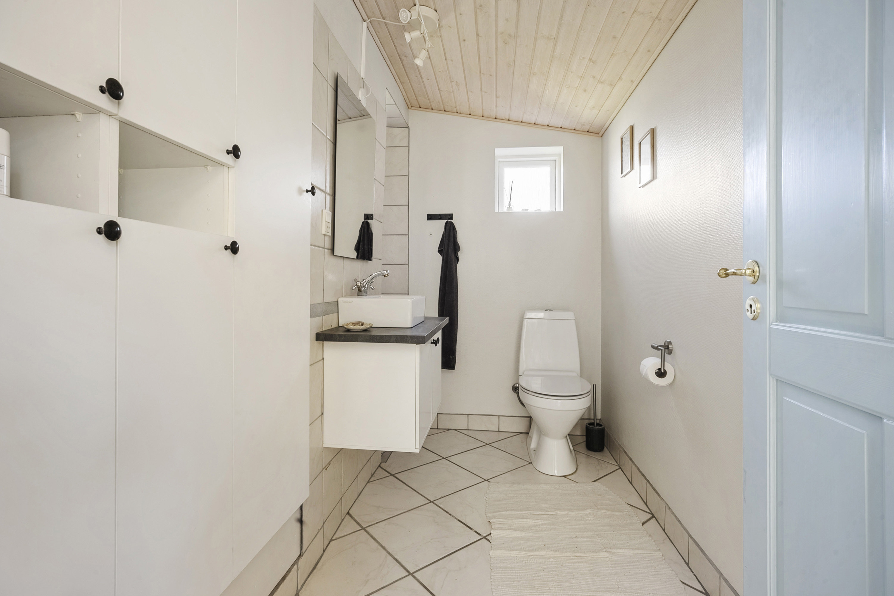 Fremhævet toilet billede i fuldskærmstilstand. Billede af Donsvej 69, Vester Nebel, 6040 Egtved