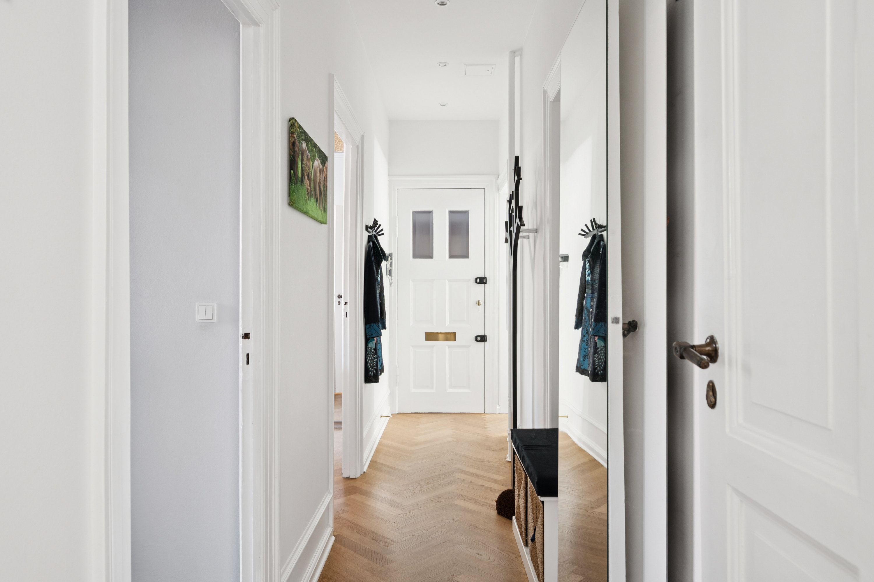 Fremhævet gang billede i fuldskærmstilstand. Billede af Kochsvej 6, st.. tv., 1812 Frederiksberg C