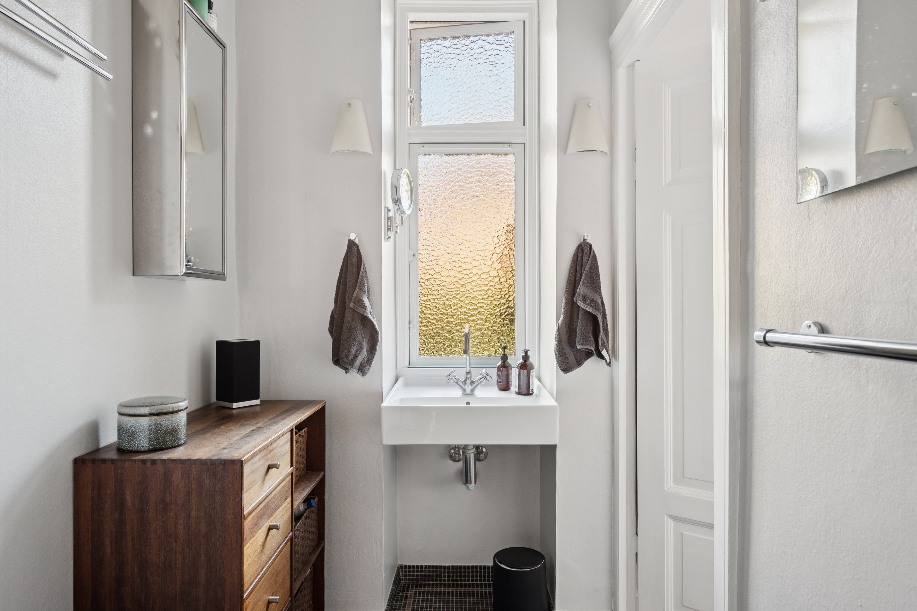 Fremhævet badeværelse billede i fuldskærmstilstand. Billede af Kochsvej 6, st.. tv., 1812 Frederiksberg C